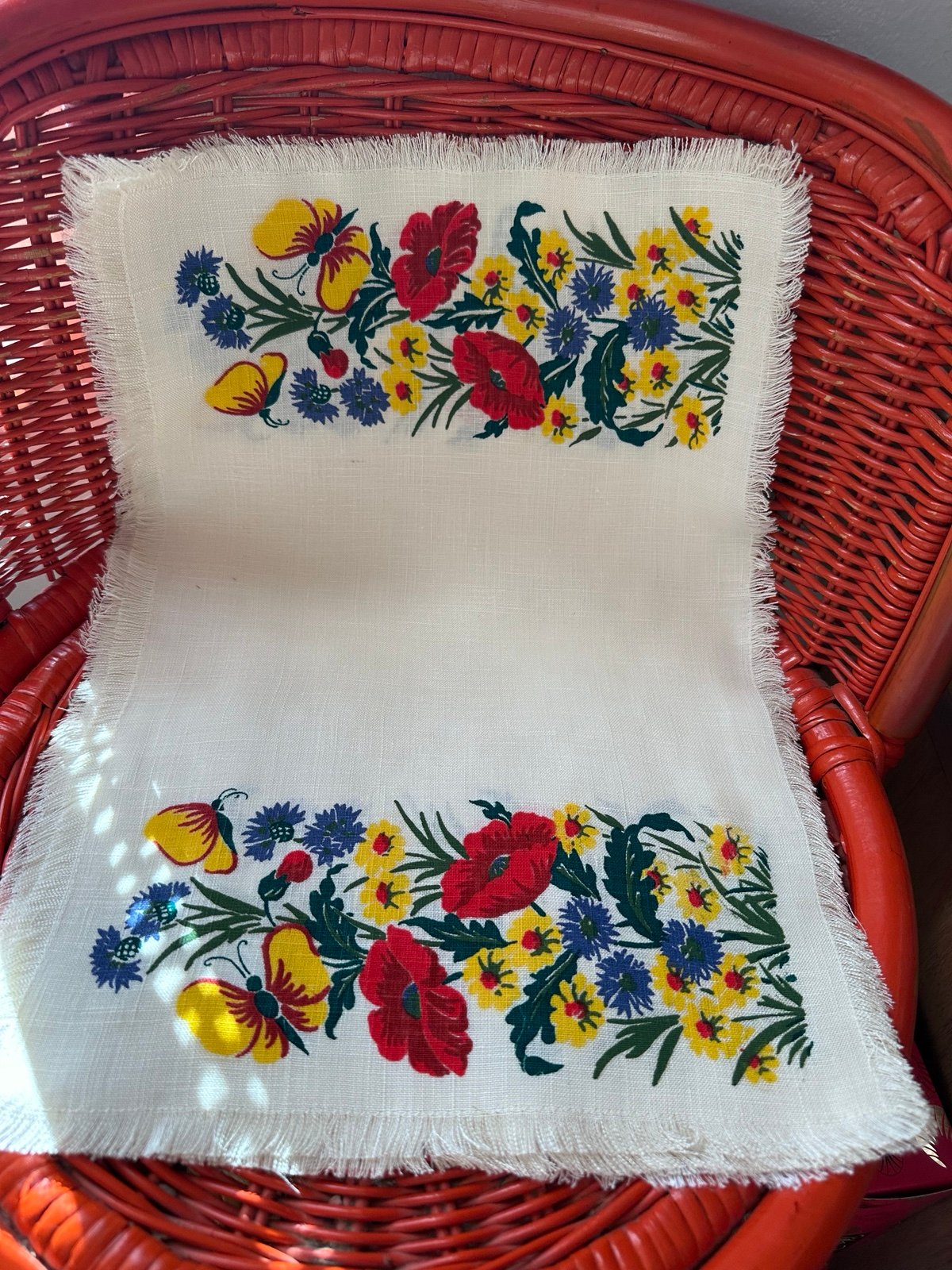 Vintage lot of 8 Luncheon Napkins yellow and red flowers printed most of them n