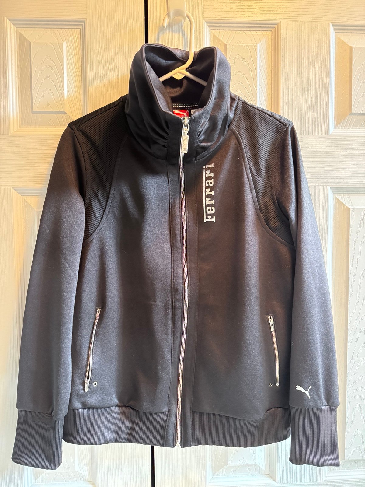 Puma Women’s Ferrari Official Product Full Zip Jacket Black Size XL