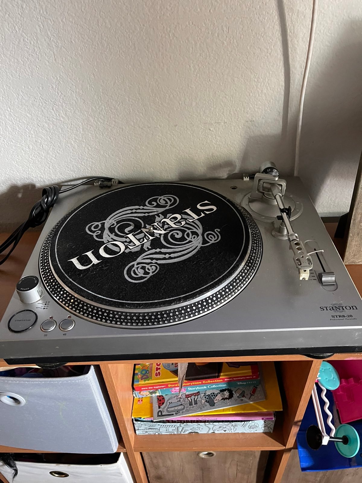 Stanton str8-20 professional turntable
