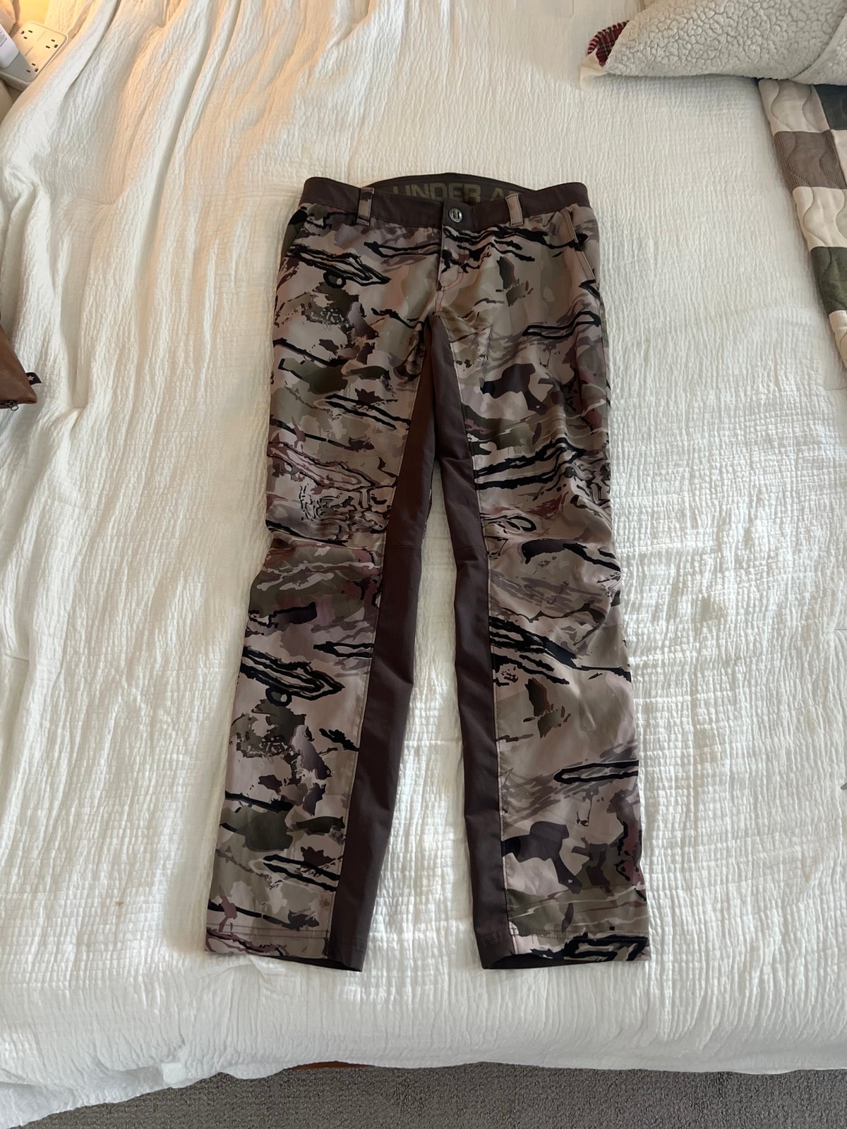 Under Armour Womens Camo Fitted Pants 10