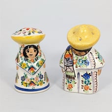 Mexican Couple Salt and Pepper Shakers Ceramica Santa Maria Cuernavaca