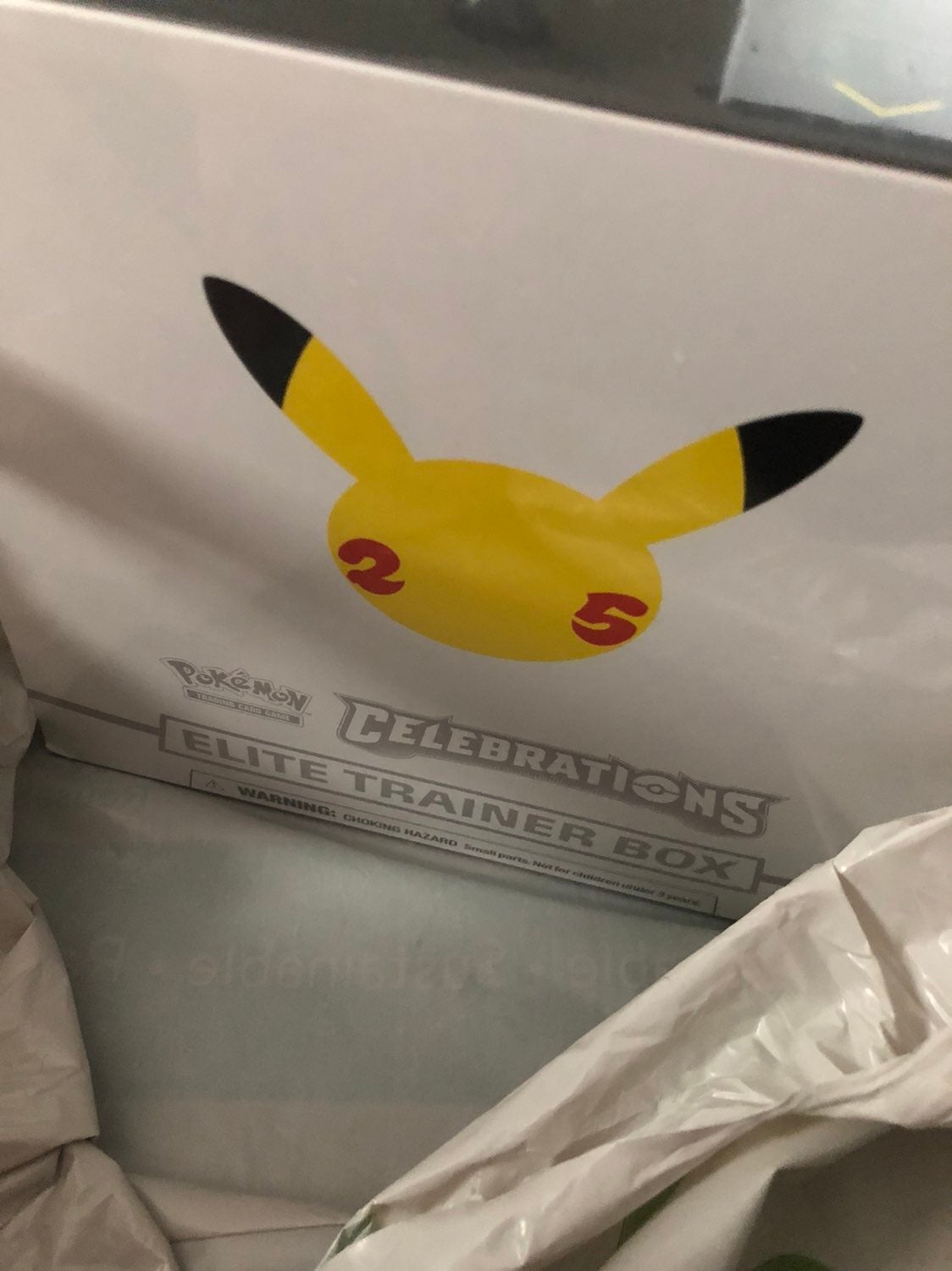 Pokemon celebration etb