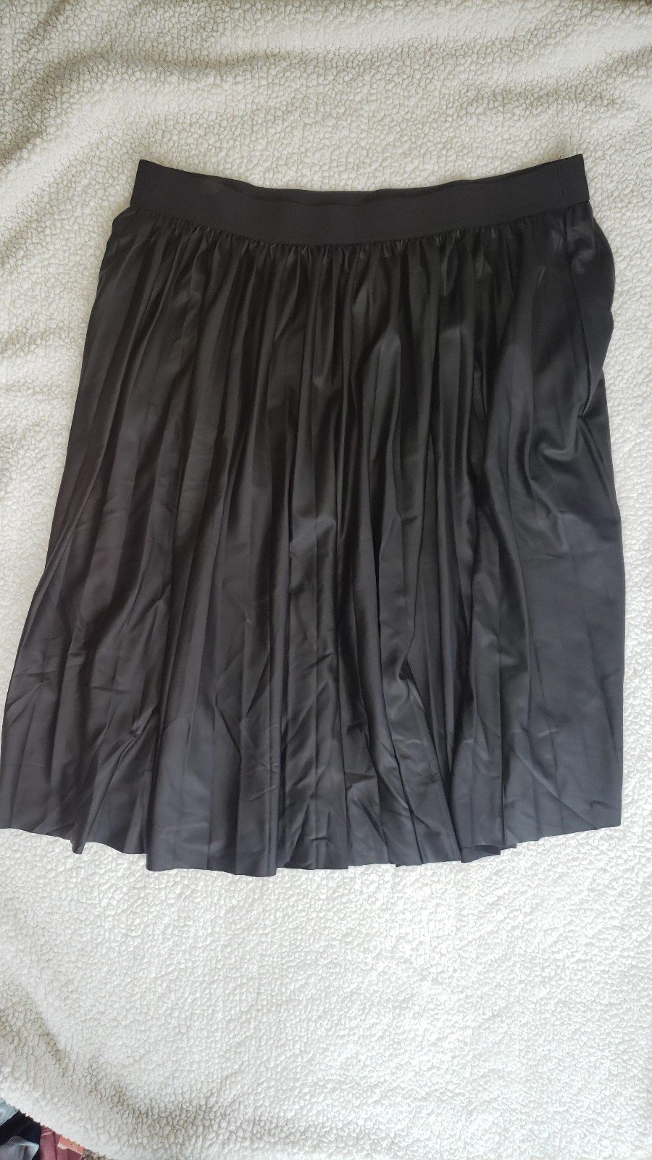 Torrid size 4x midi PU pleated skirt