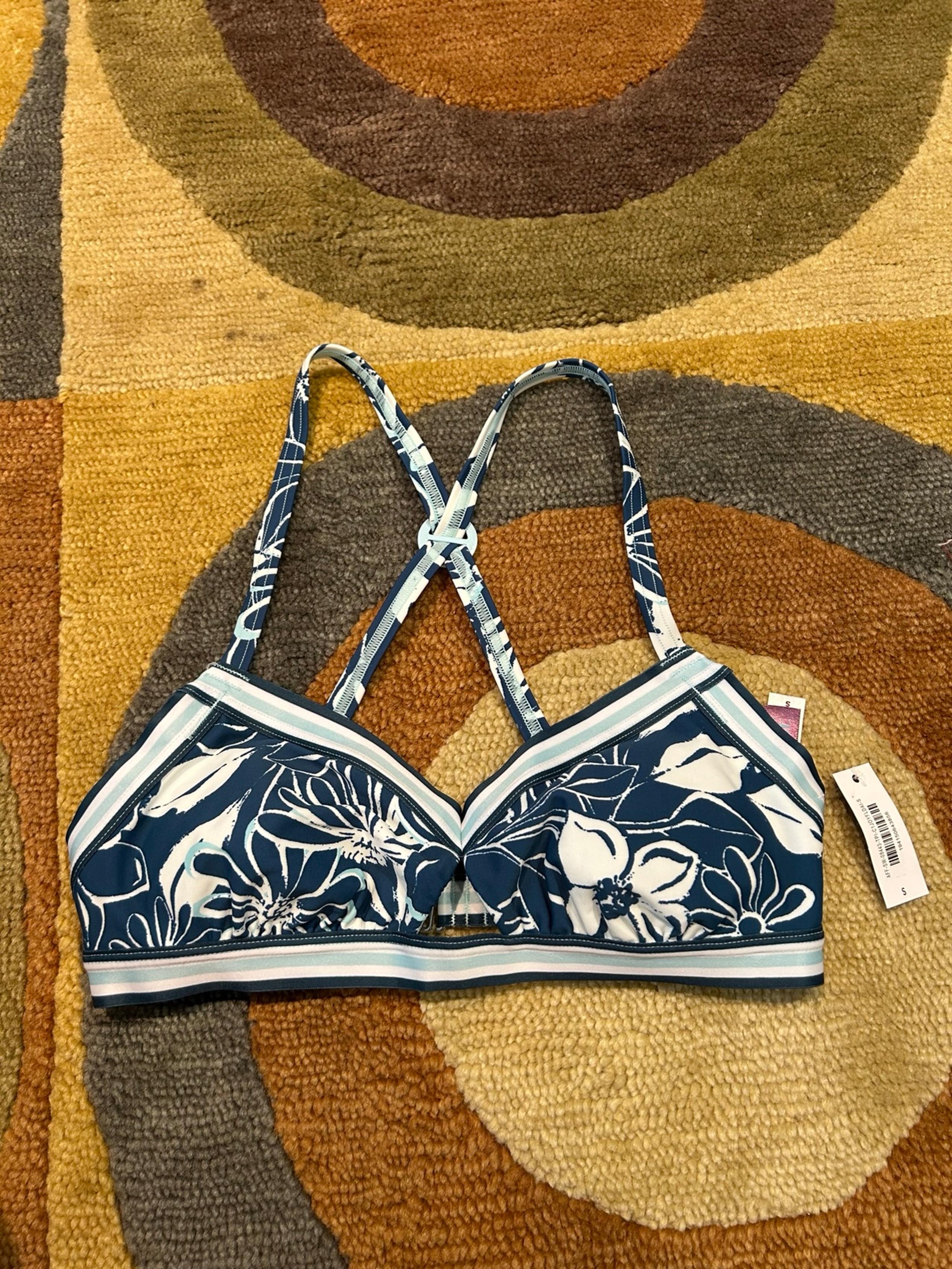 NWT Adore Me Gisele Swimwear Top Floral Joyful Daisies Bikini Cutout Size Small
