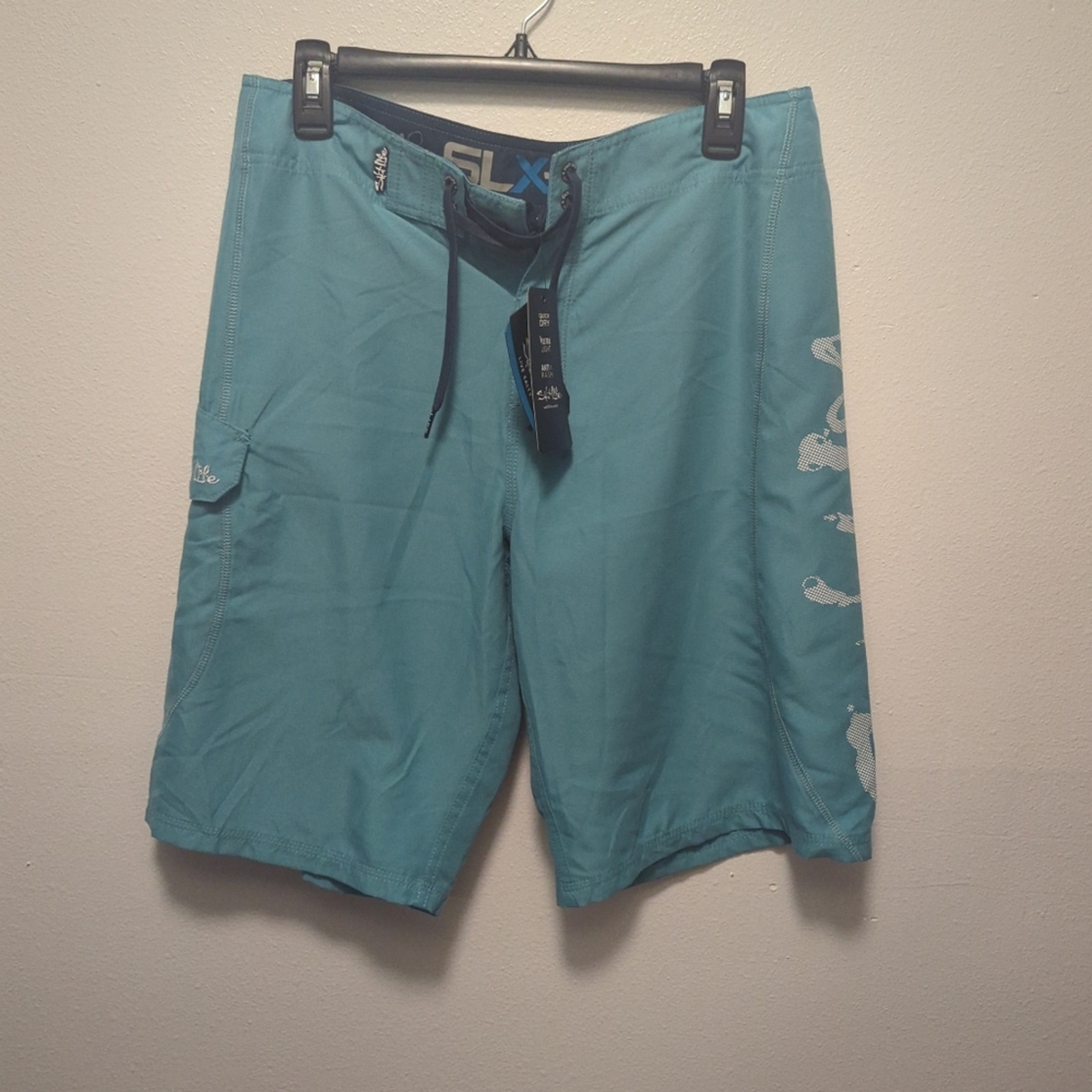 NWT Salt Life Size 30 Board shorts