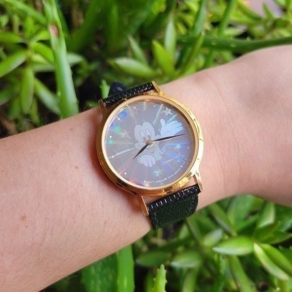 *RARE* Vintage Disney Lorus Mickey Mouse Holograph Quartz Watch