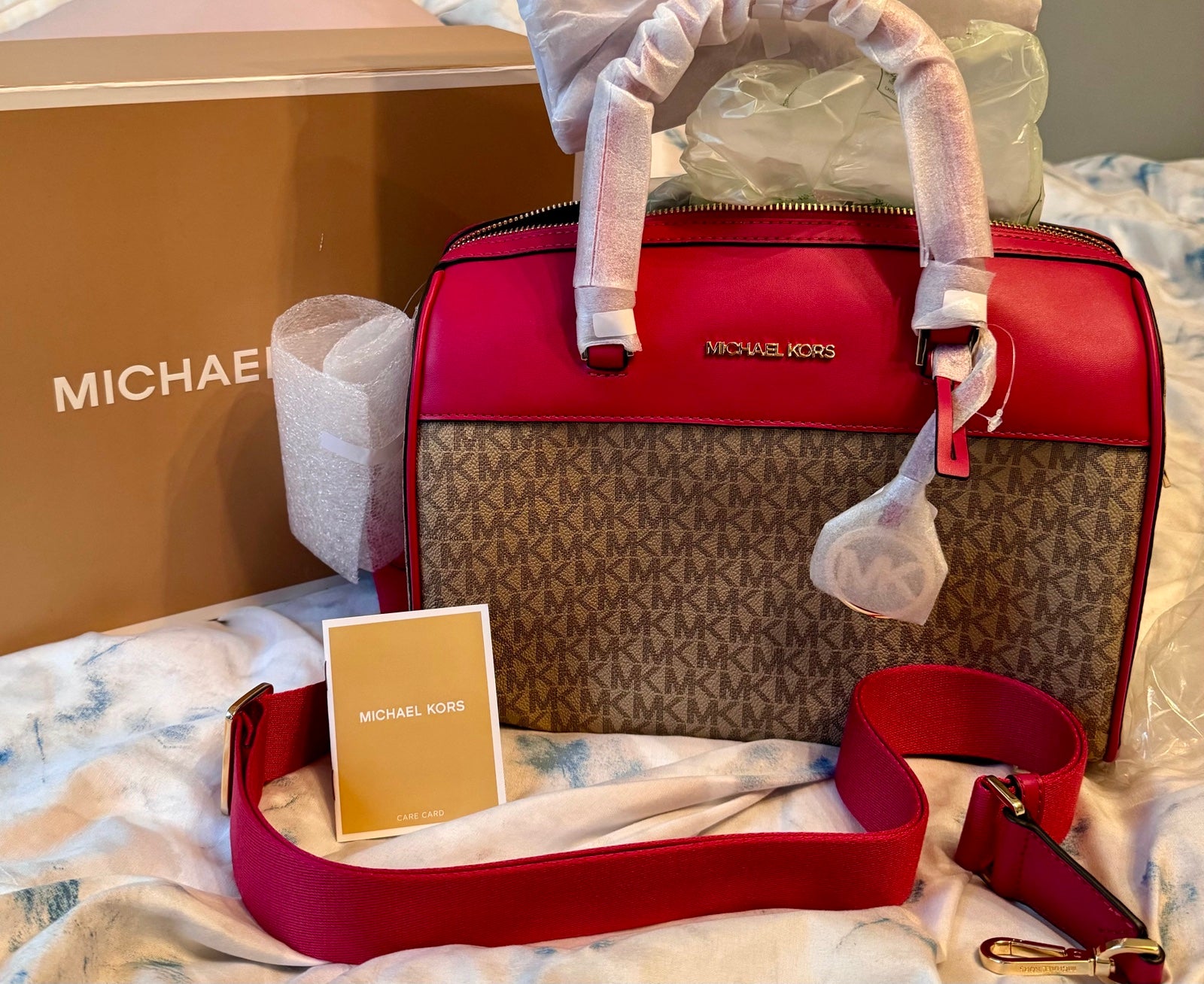 NWT 678 Michael Kors Travel MD Pink Duffle Bag