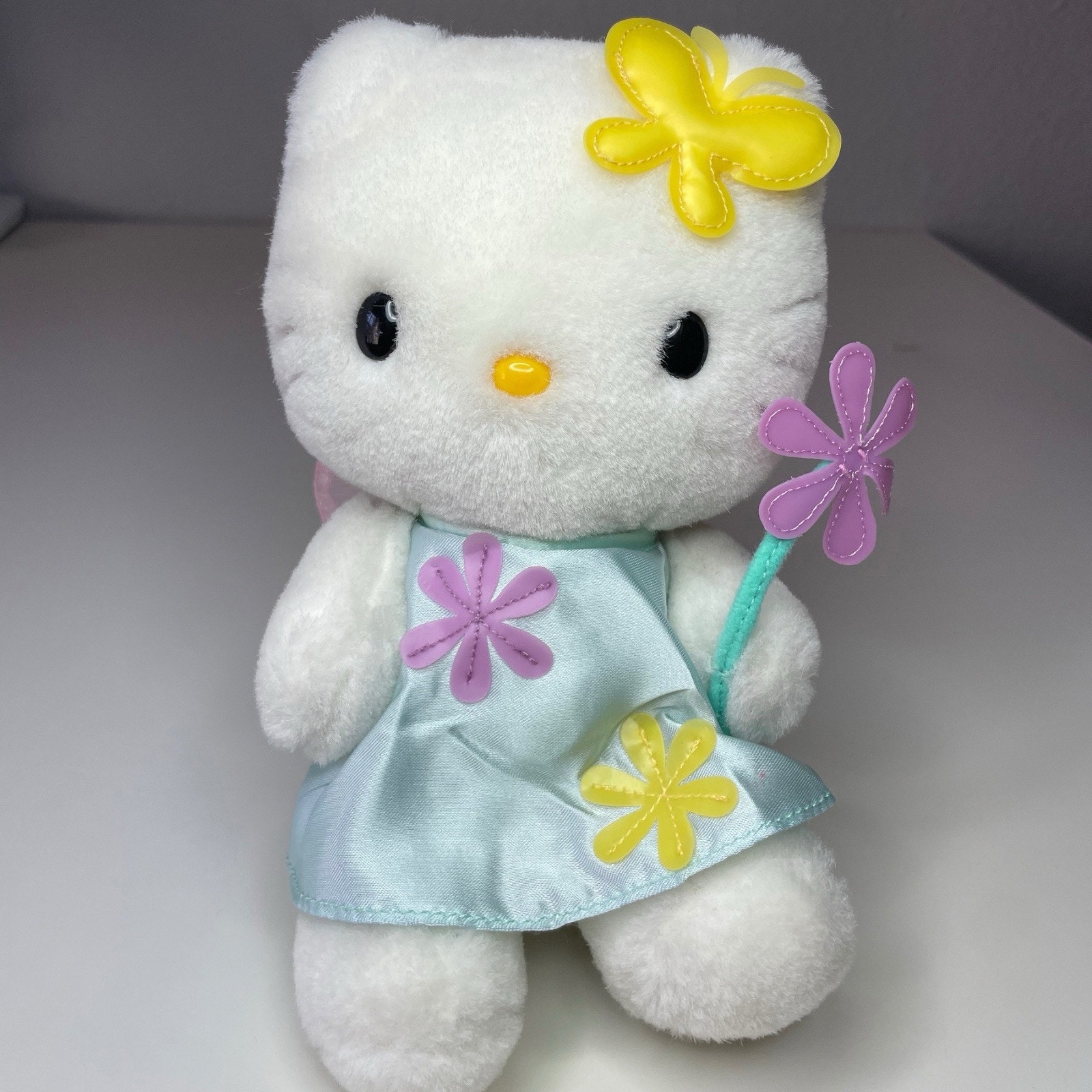 Vintage 2000 Sanrio Smiles Hello Kitty Petal Blossom Fairy Plush 8” Flowers READ