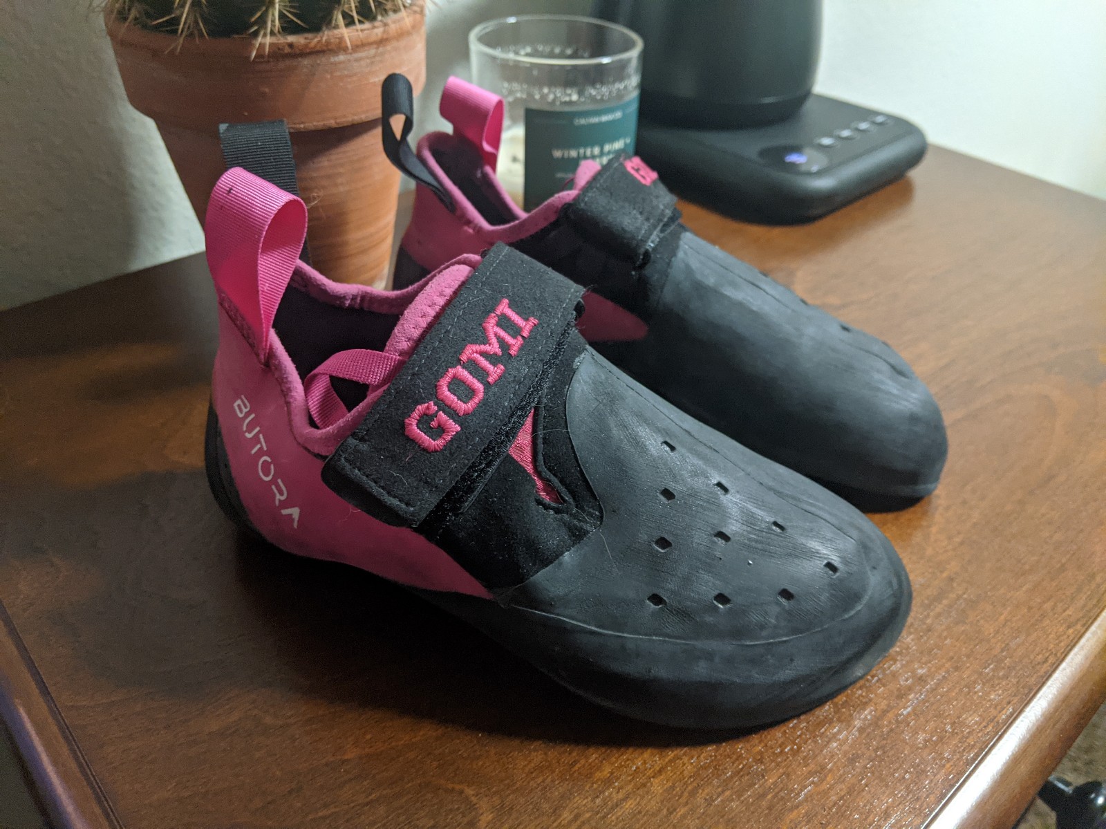 Butora Gomi climbing shoes (EU 37.5)