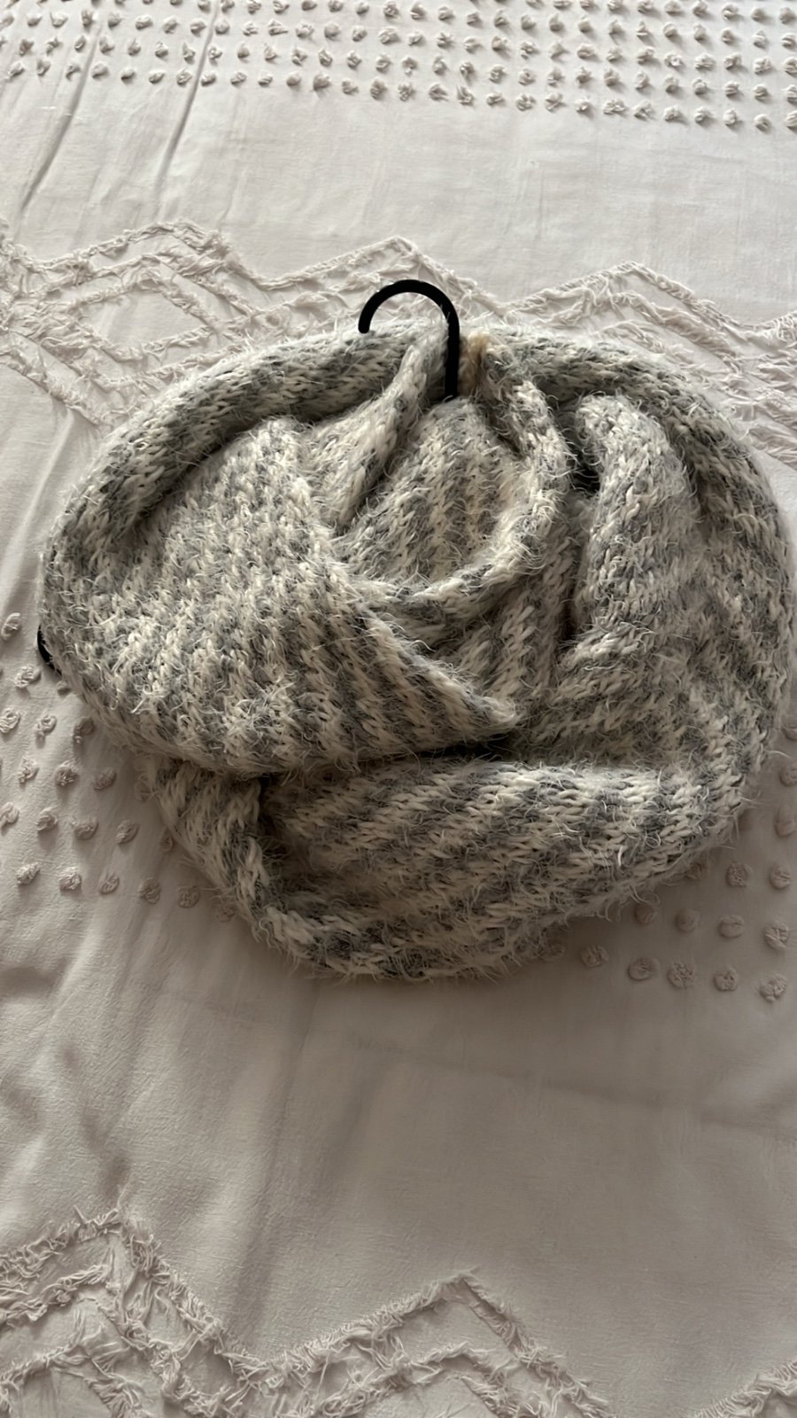 Urban Outfitters Infinity Knit Chunky Scarf
