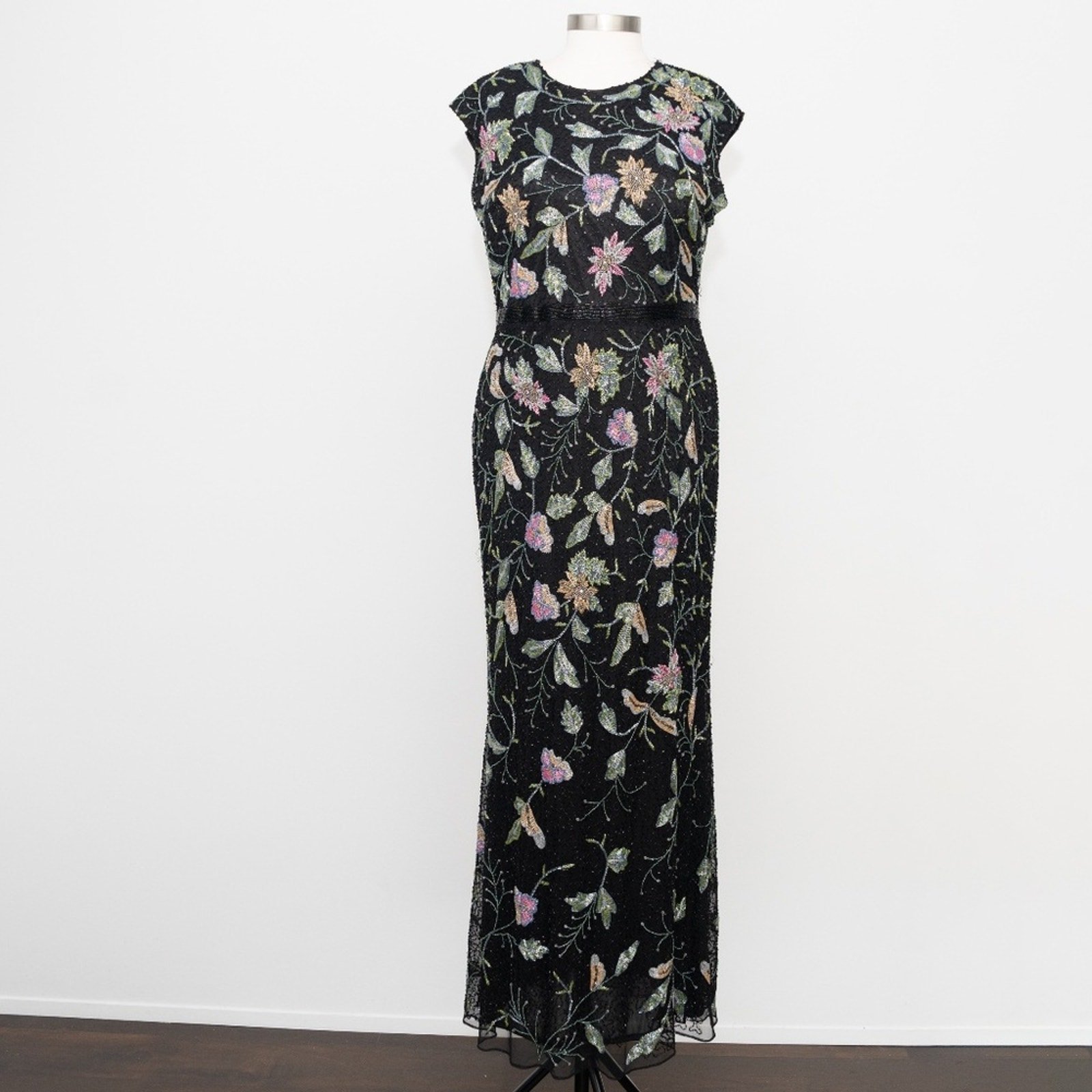 MAC DUGGAL. Floral Beaded Cap Sleeve Evening Gown.