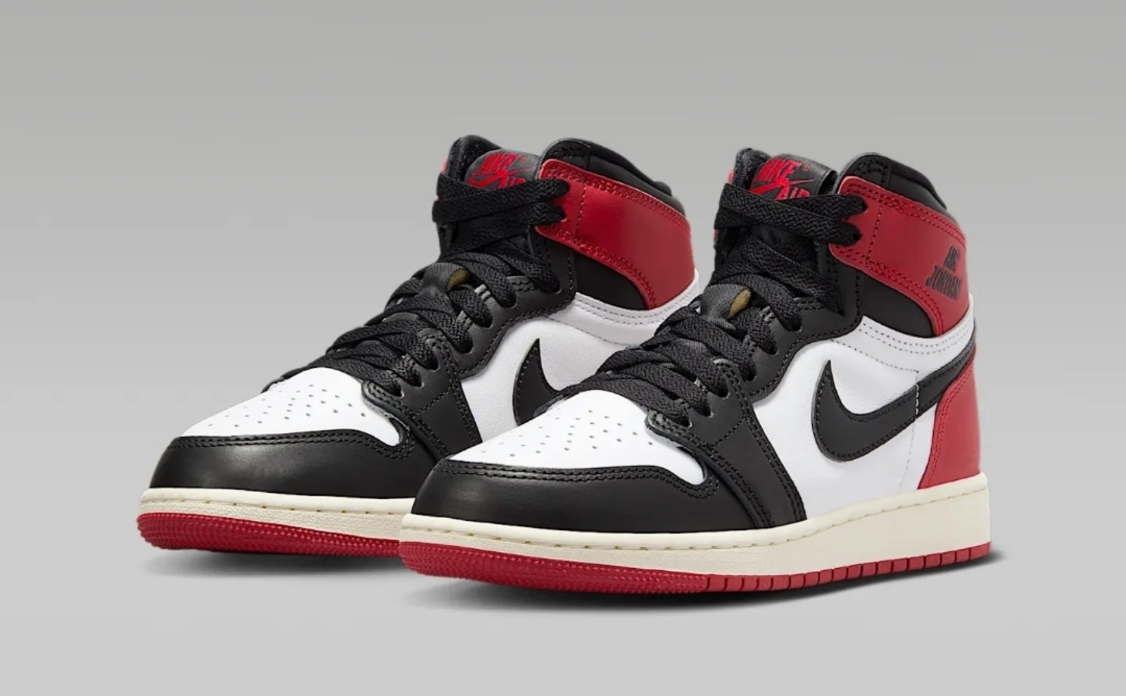 Nike Air Jordan 1 High OG Black Toe