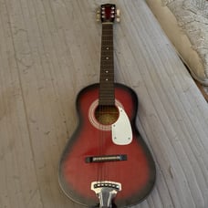 Small 6-String Guitar