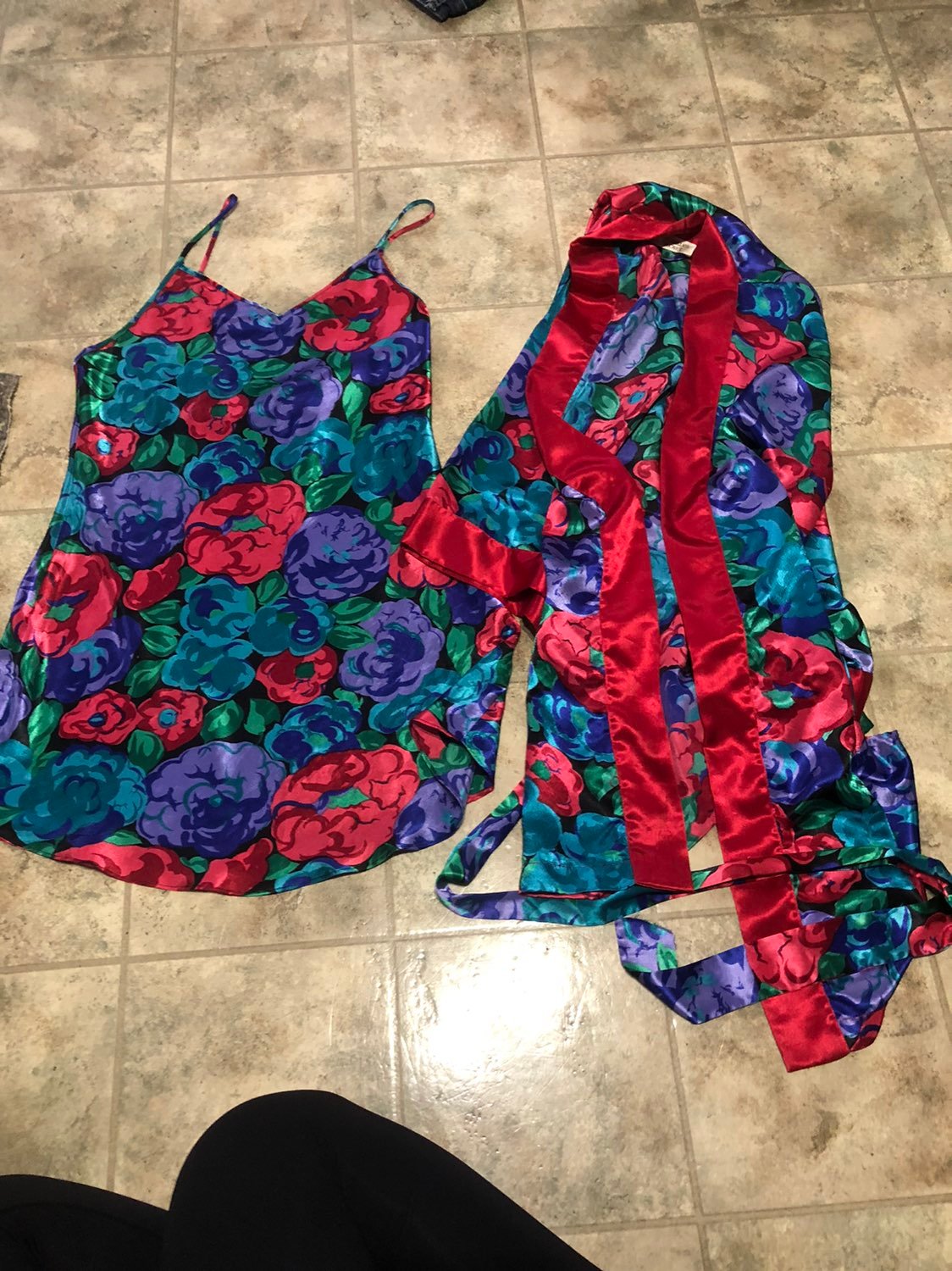 Vintage victoria secret robe and slip