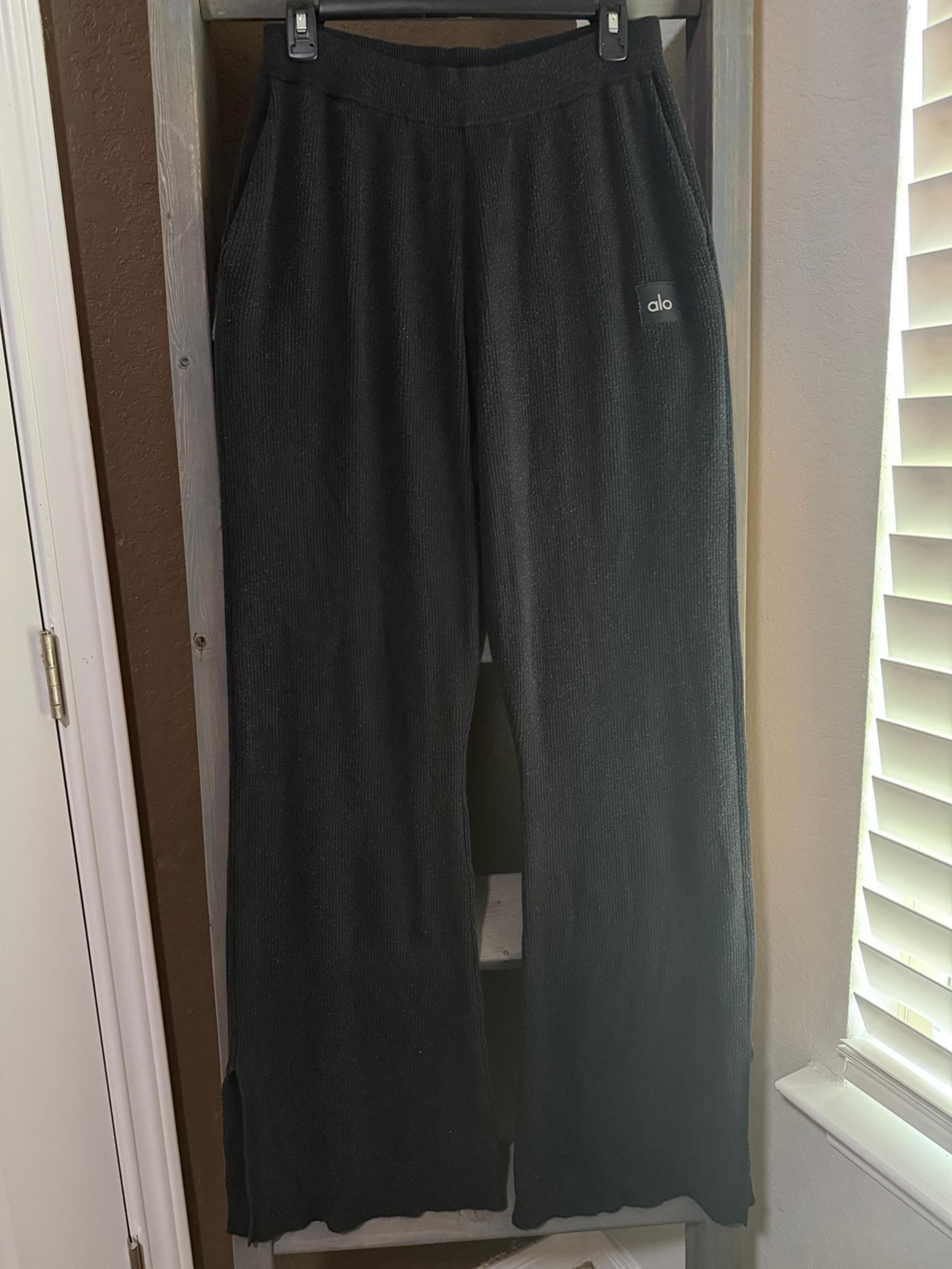 Alo Yoga Women’s Salana Ribbed Lounge Pants With Side Slits Black No Size Tag