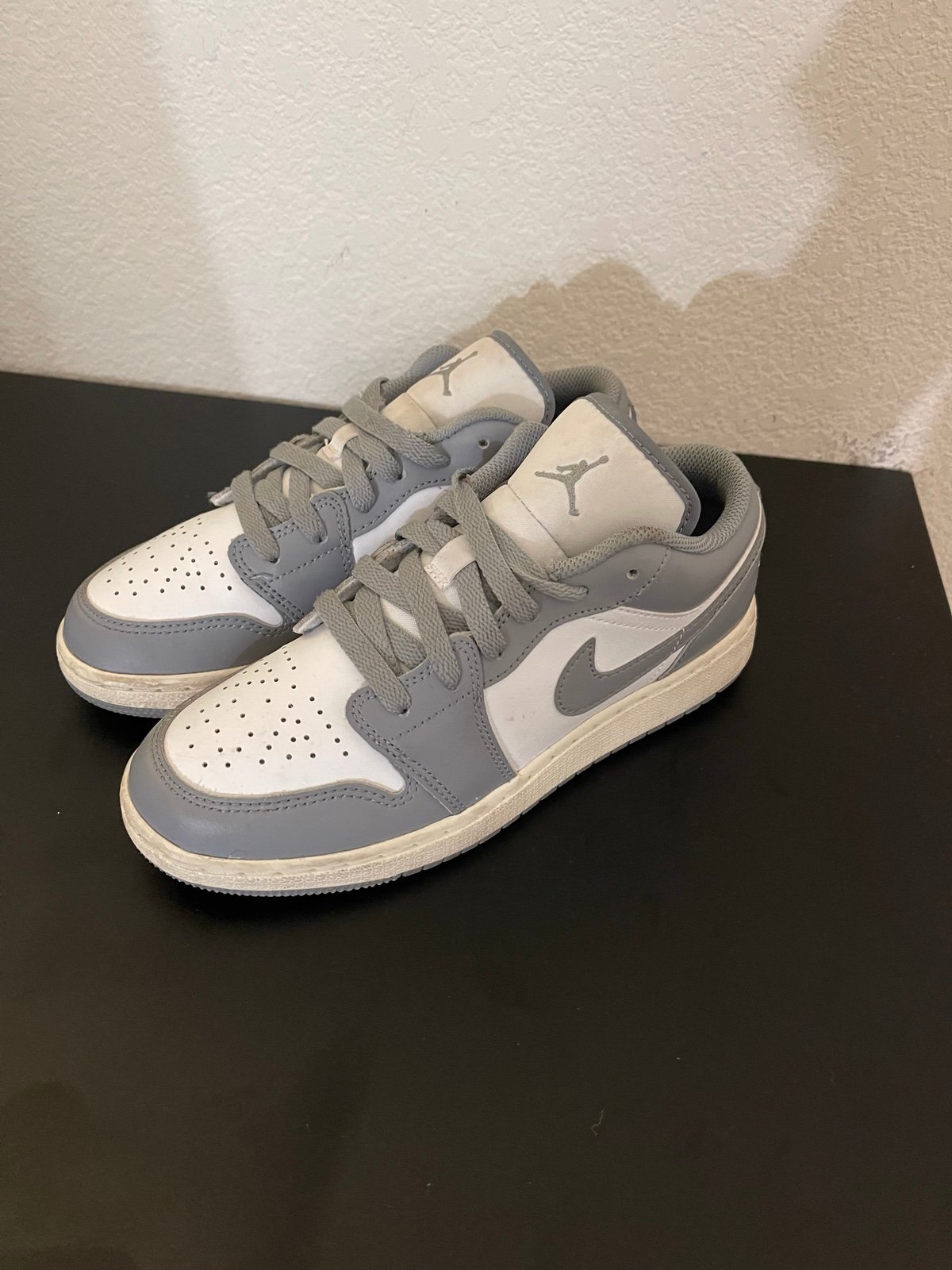 Jordan 1 low wolf grey