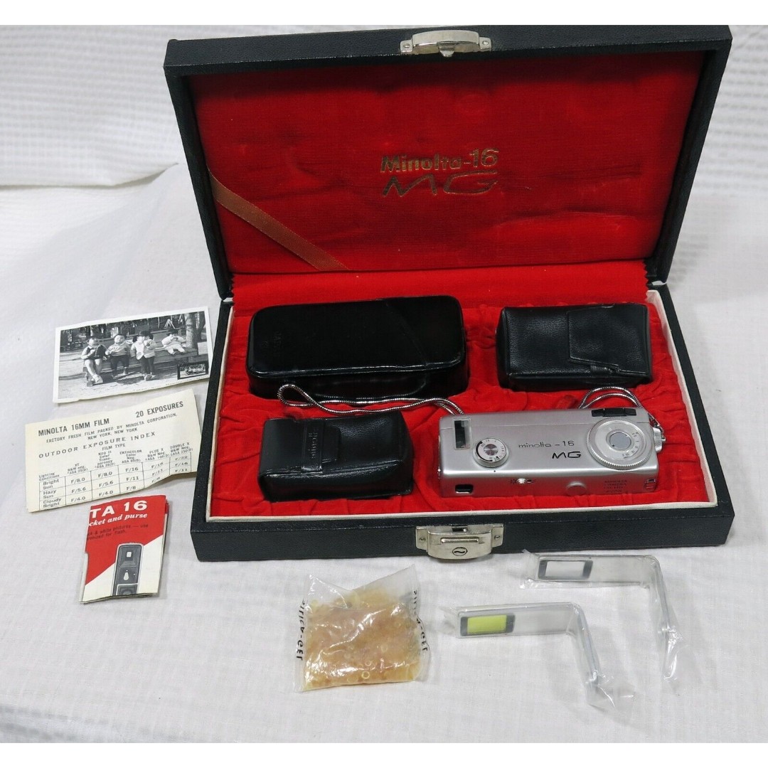 Vintage Minolta 16-MG Camera Bundle