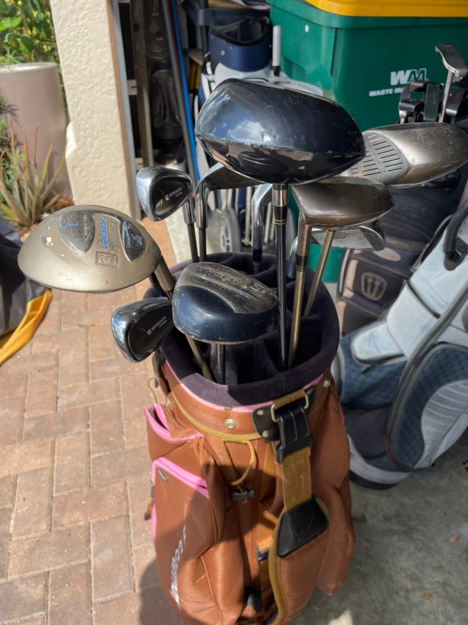 Woman’s Golf set LPGA square two 9 pc