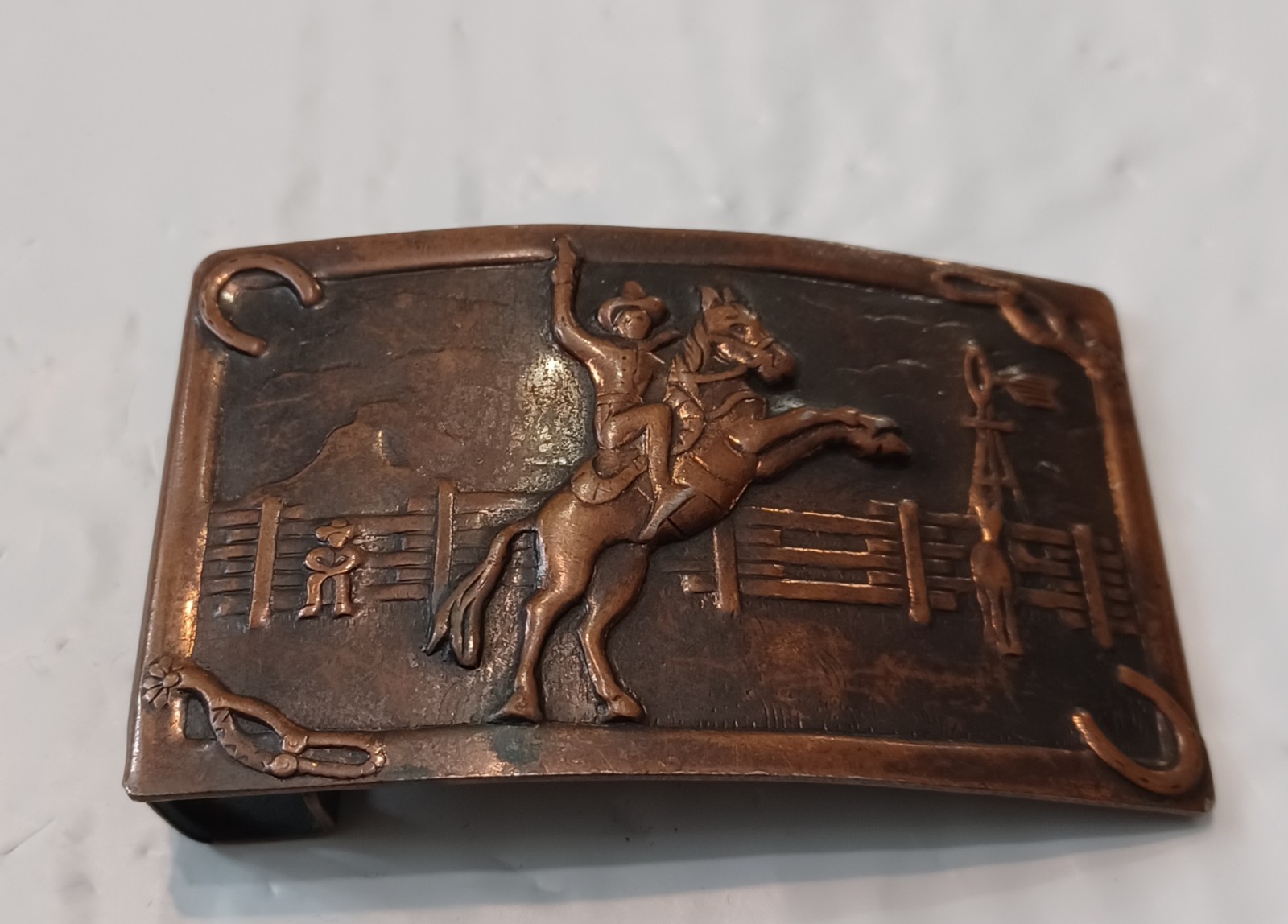 A BEAUTIFUL VERY RARE 1940'S COWBOY REARING HORSE PAT PENDING BELT BUCKLE