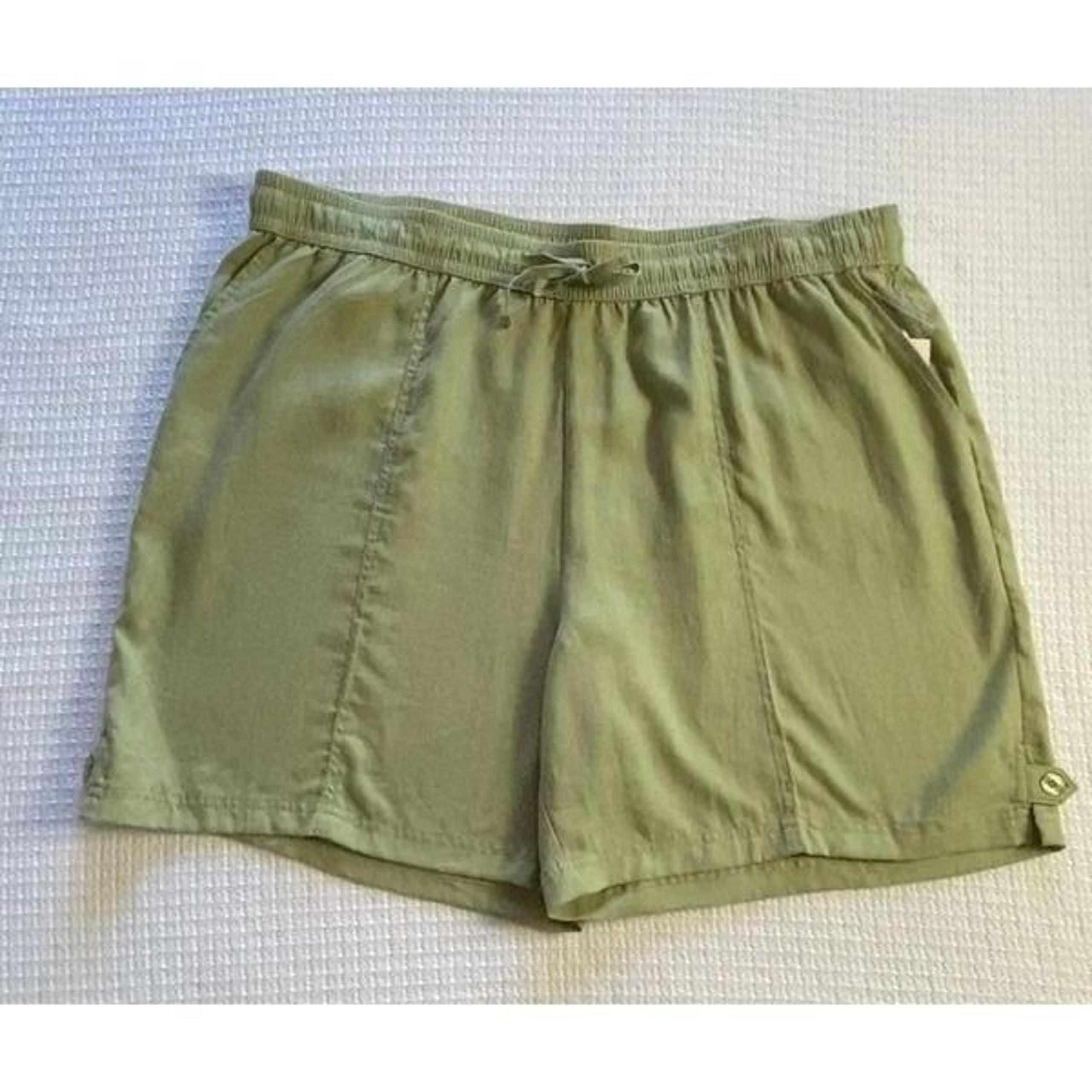 CORAL BAY WOMENS 2X Shorts