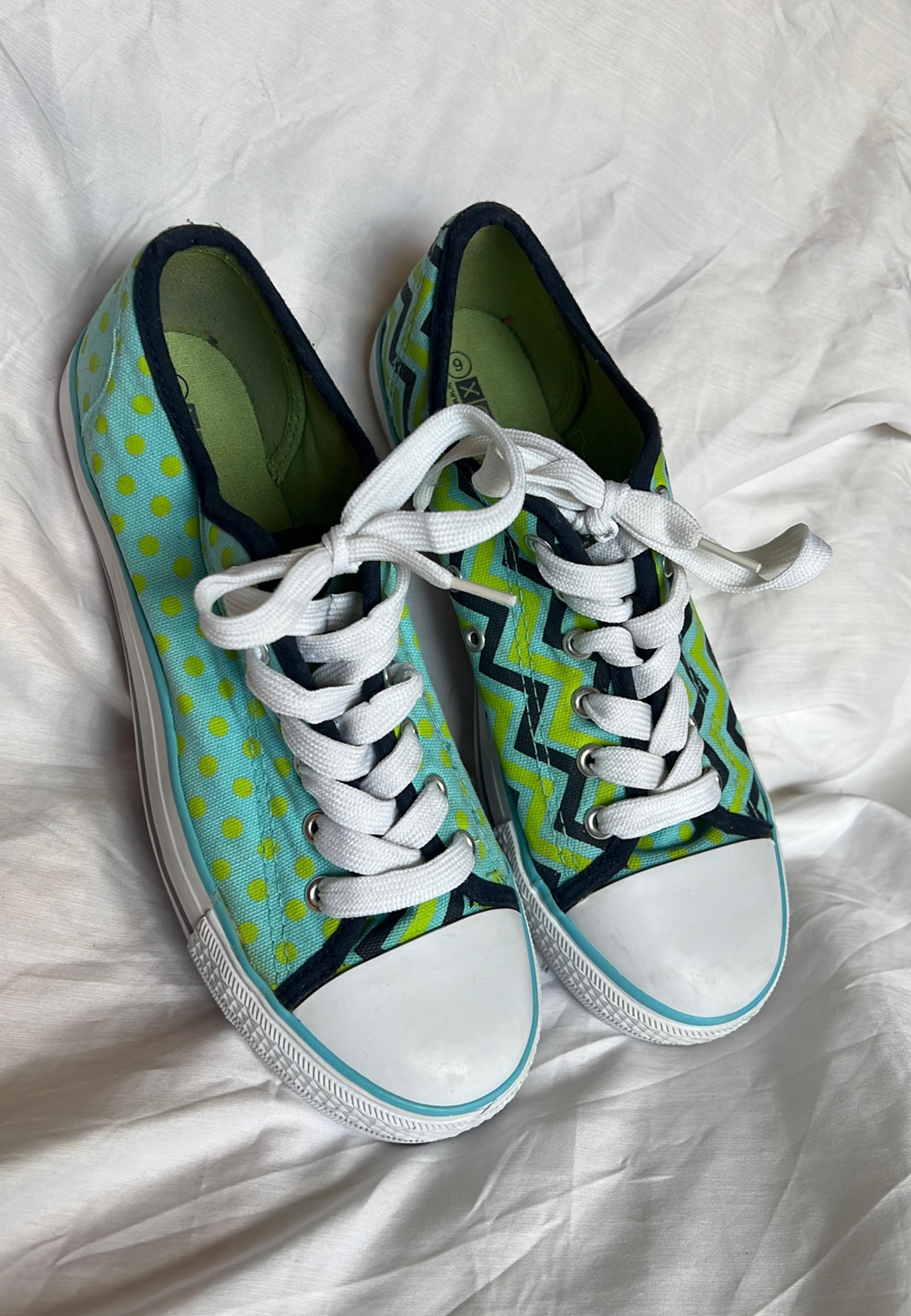 Women’s Xolo Shoes Size 9