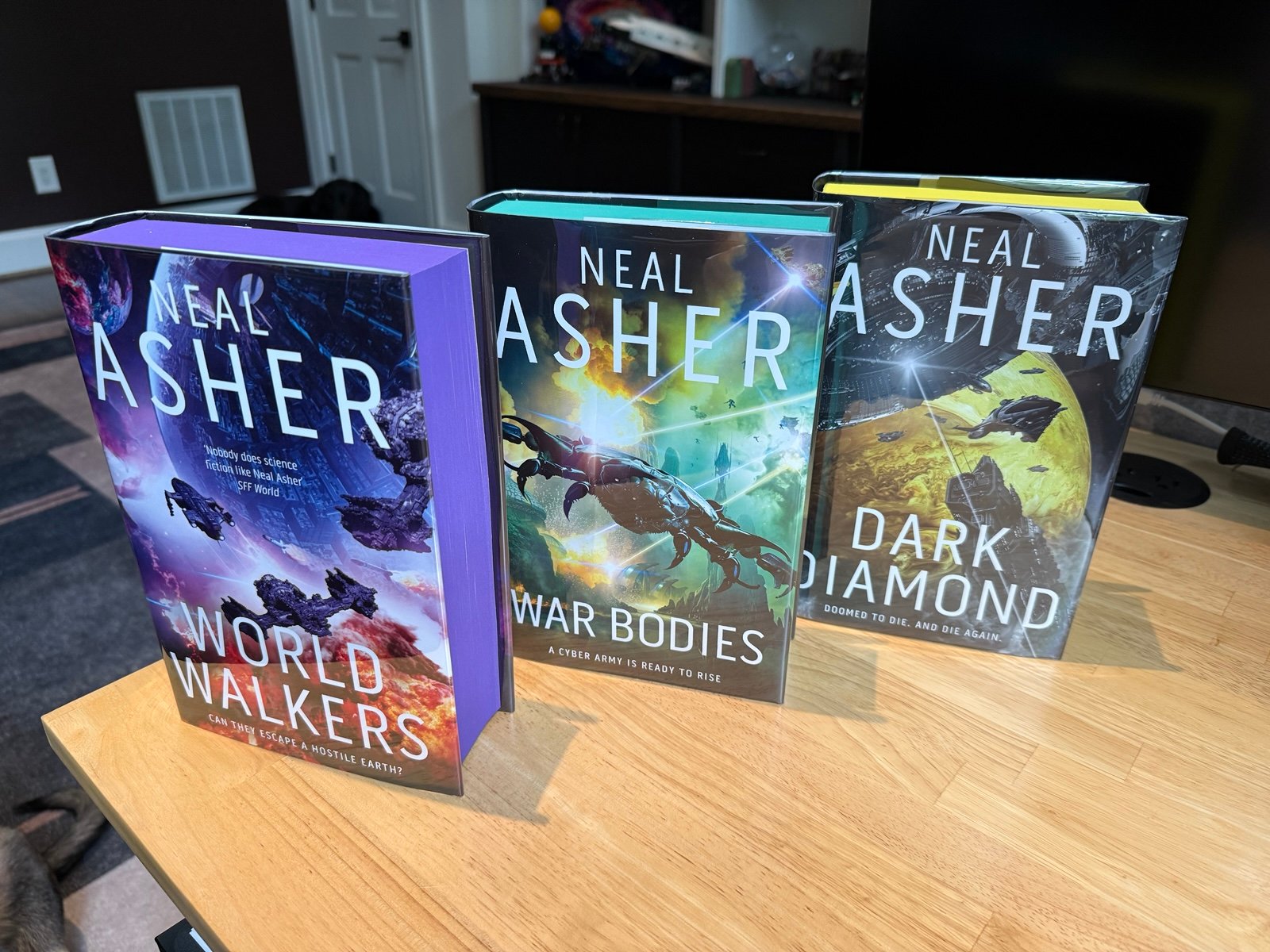 Broken Binding - Neal Asher - World Walkers, War Bodies, Dark Diamond