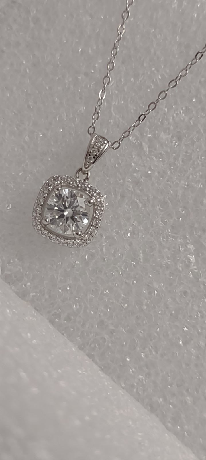 1 carat diamond and 925 Sterling gra certified positive testing pendant necklace