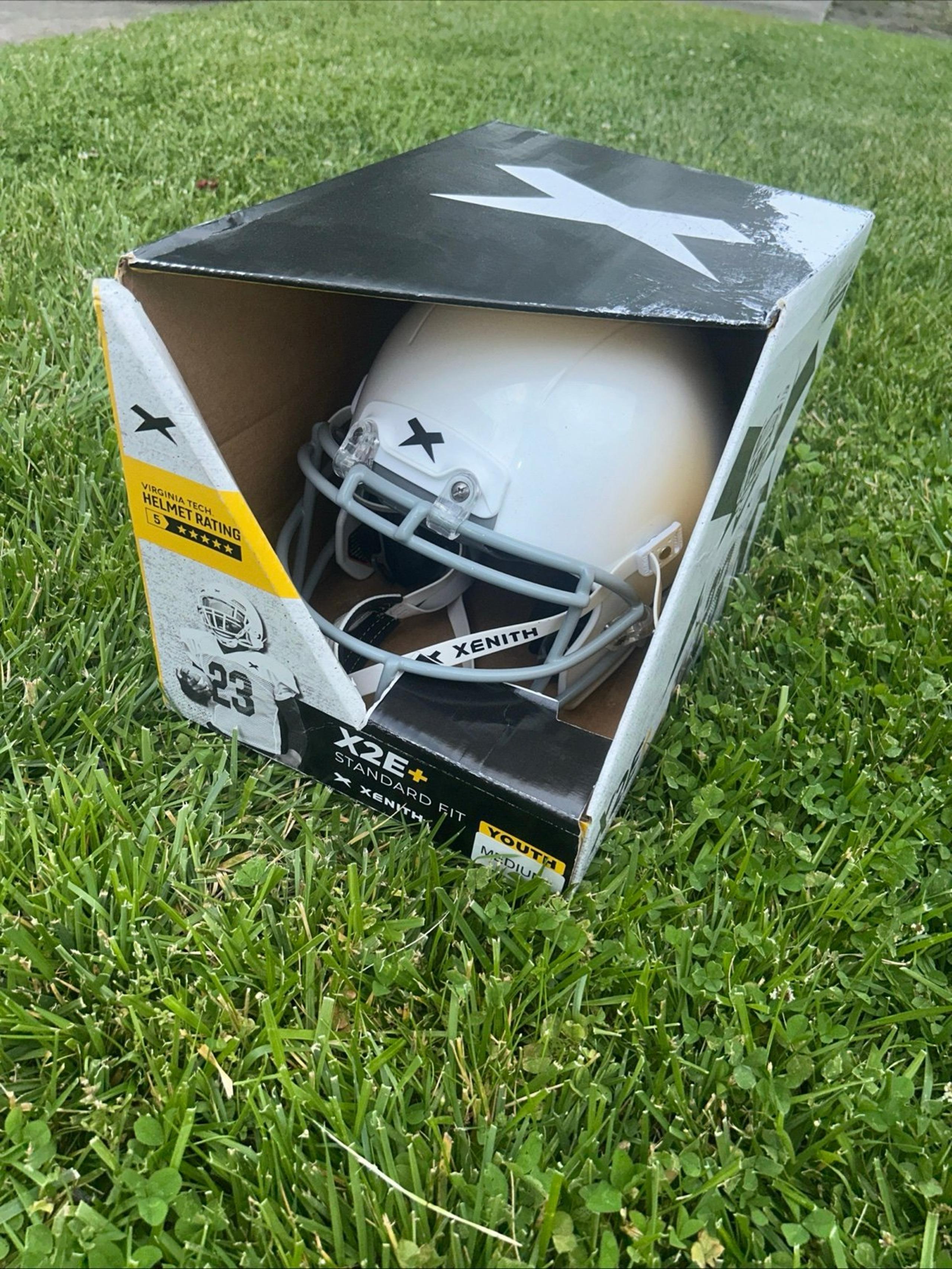 Xenith xe2+ football helmet