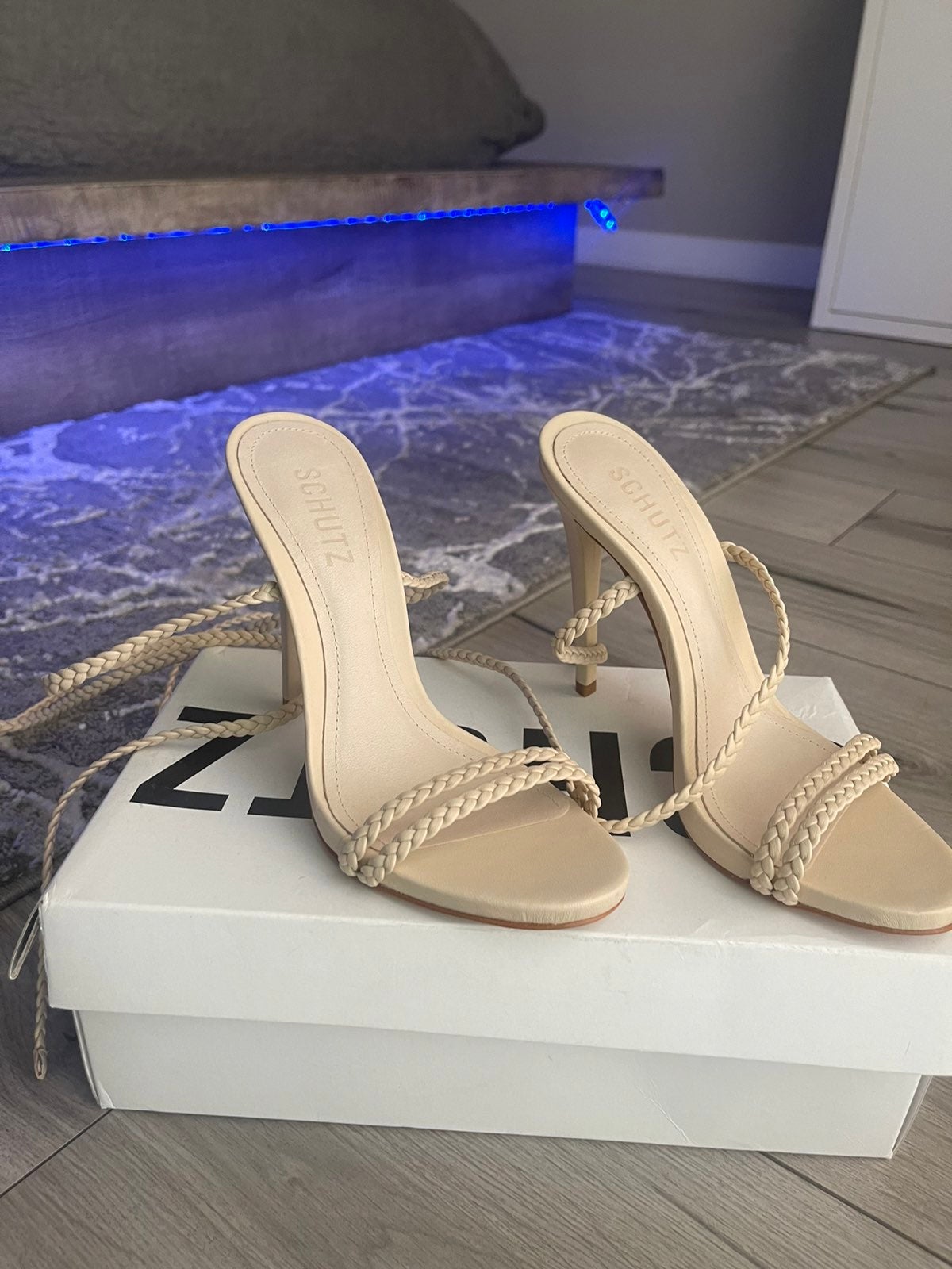 SCHUTZ Jada heels
