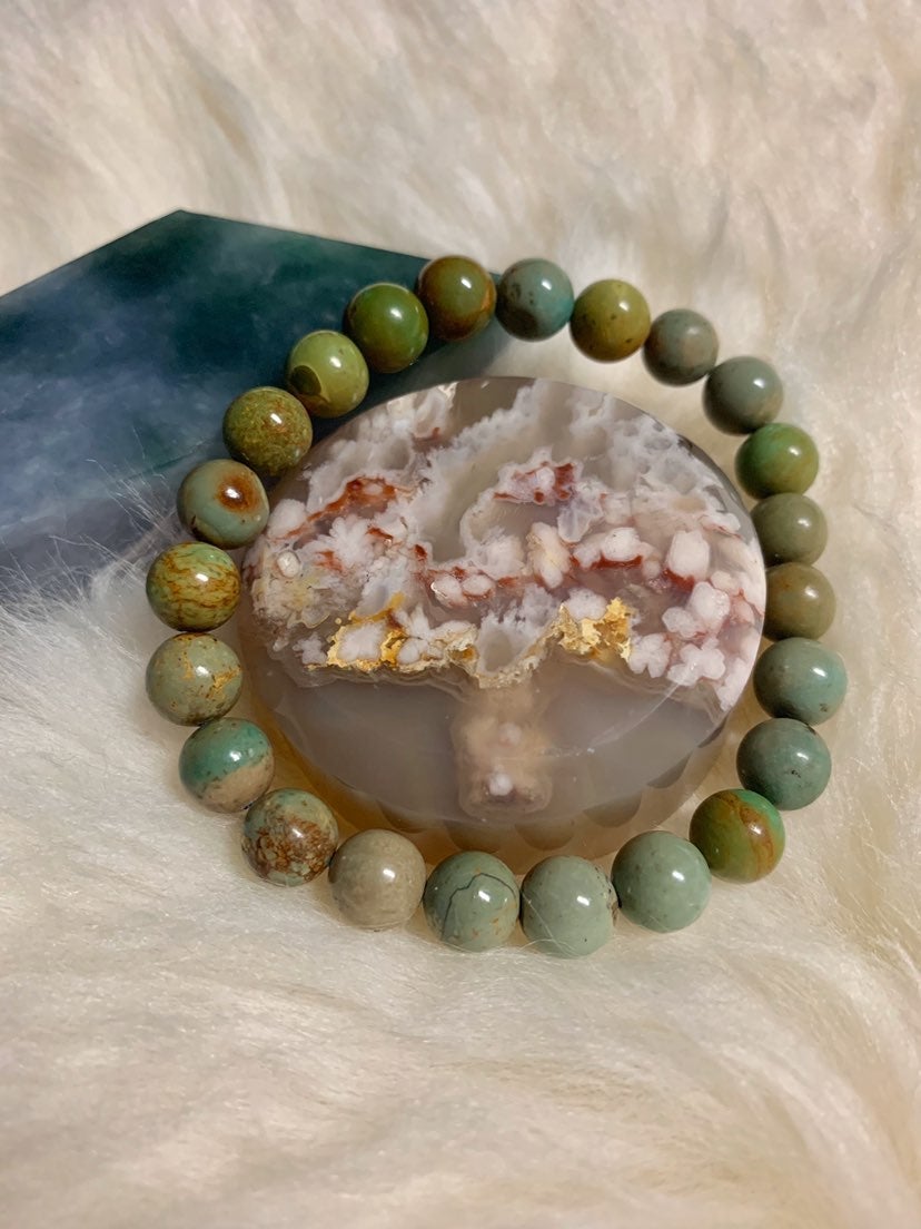 Green tone turquoise bracelet