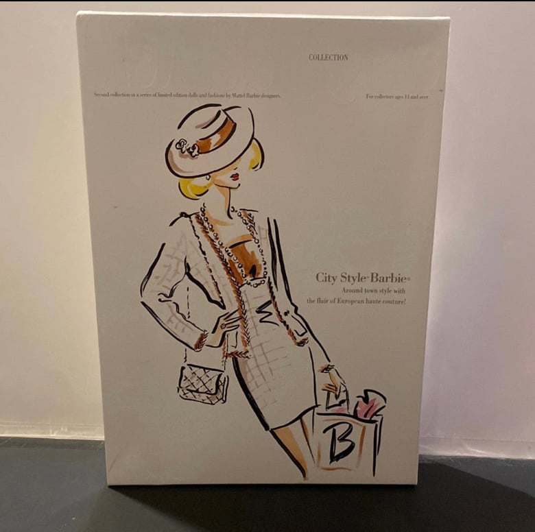 1993 Classique collection city style-Barbie around town style with the flair of