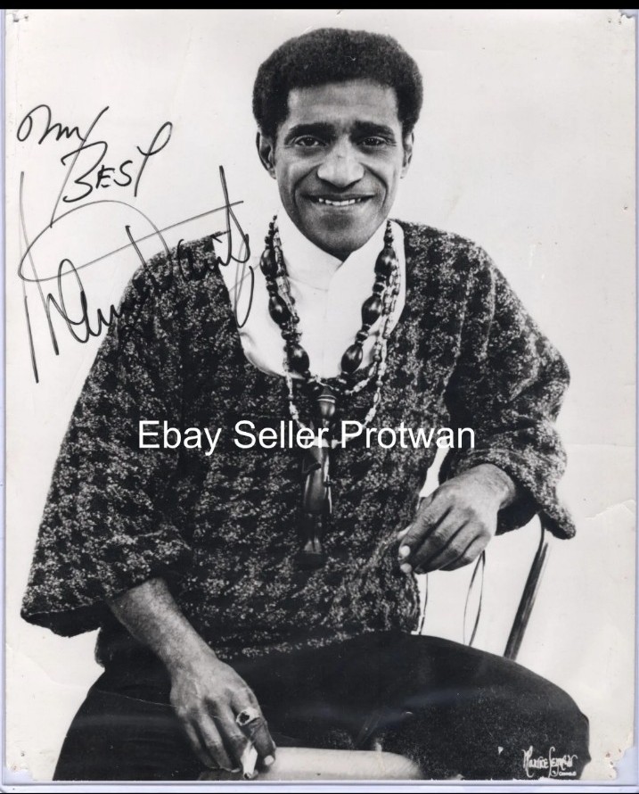 SAMMY DAVIS JR. AUTOGRAPHED SIGNED PORTRAIT PHOTOGRAPH WALL HANGER AUTHENTIC COA
