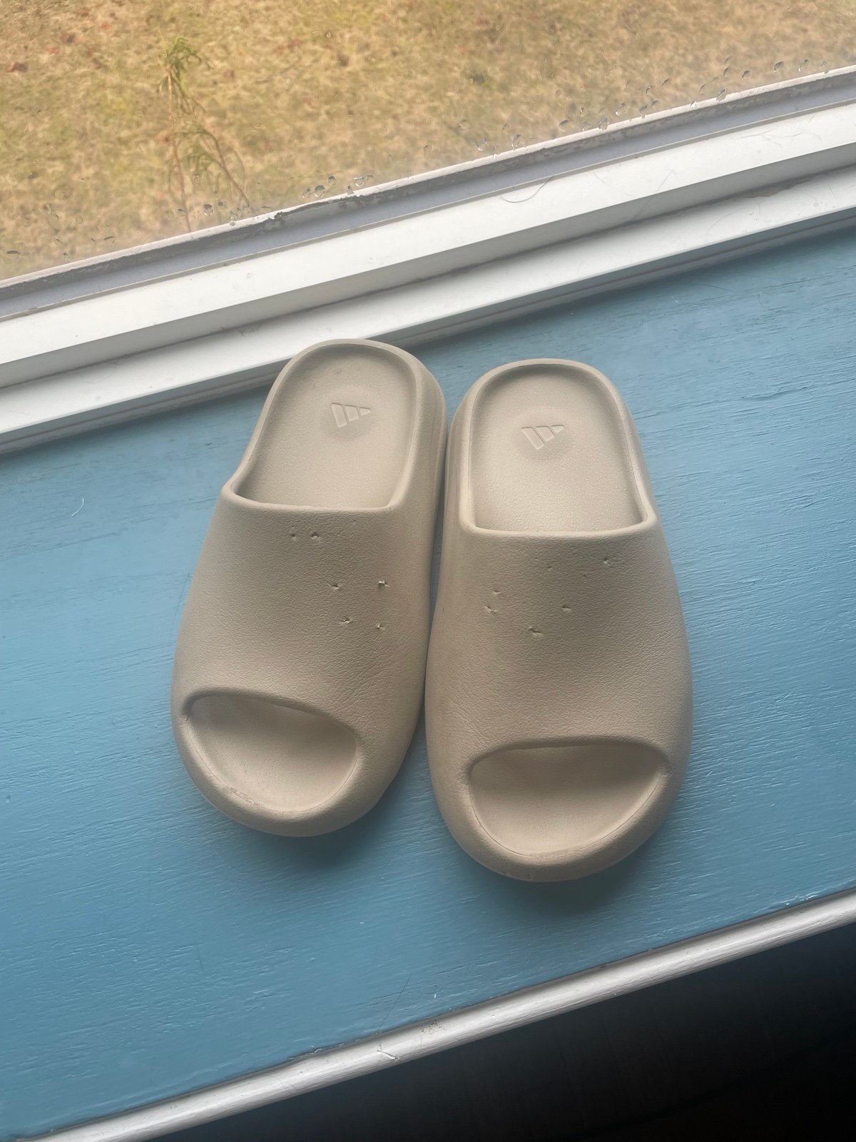Womens Yeezy slides