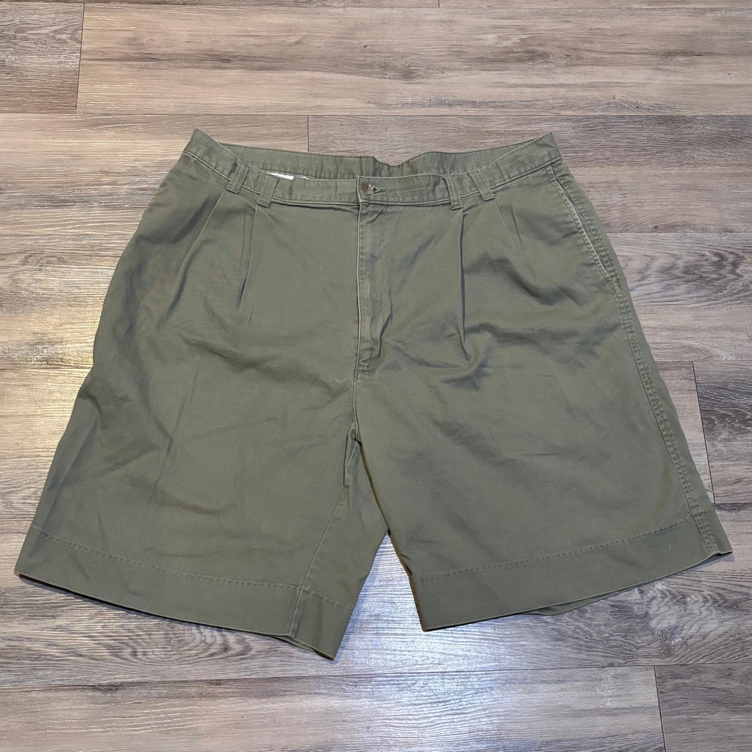 Vintage Eddie Bauer Cotton pleated Shorts men’s Size 38/40