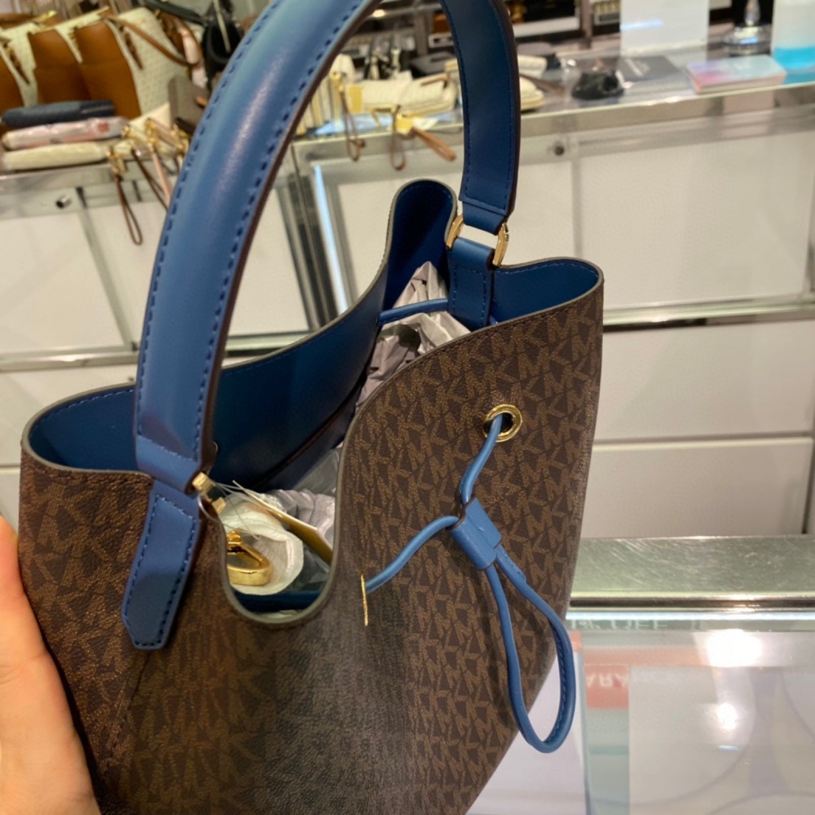 Michael Kors Suri Large shops Bucket Handbag