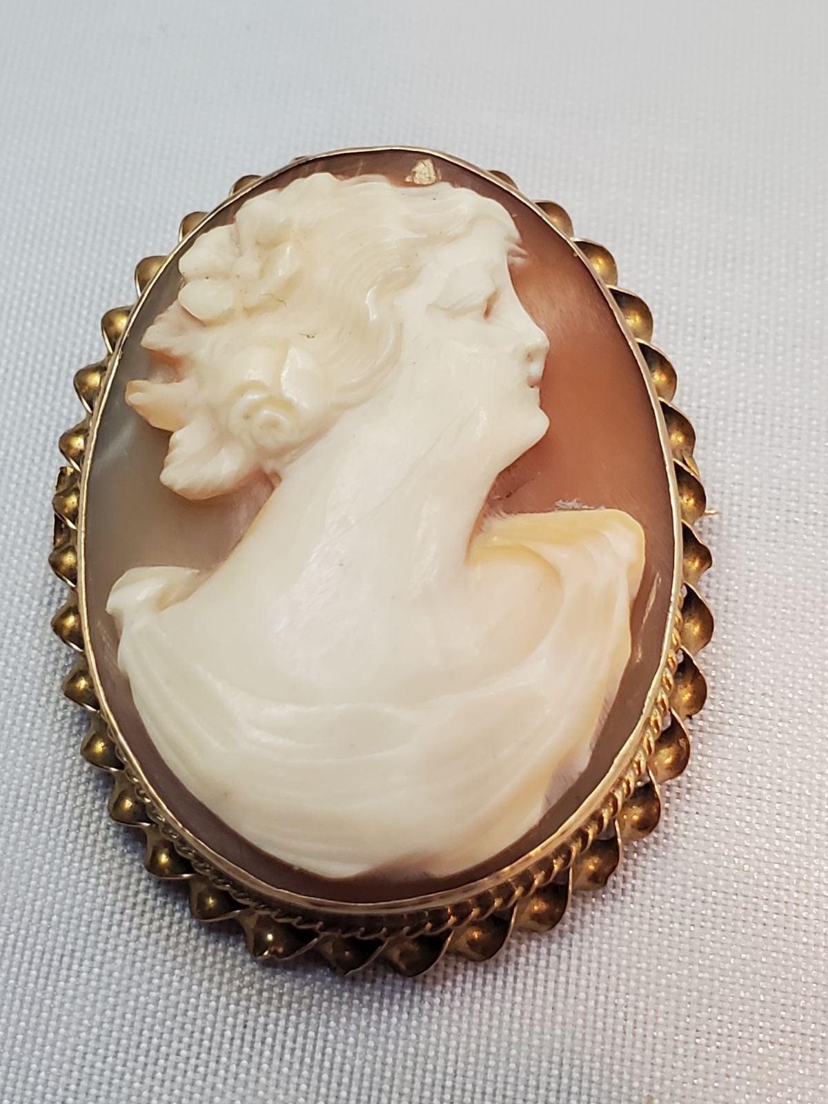 Vintage Cameo Authentic Carnelian 10k Gold Pendant/Brooch