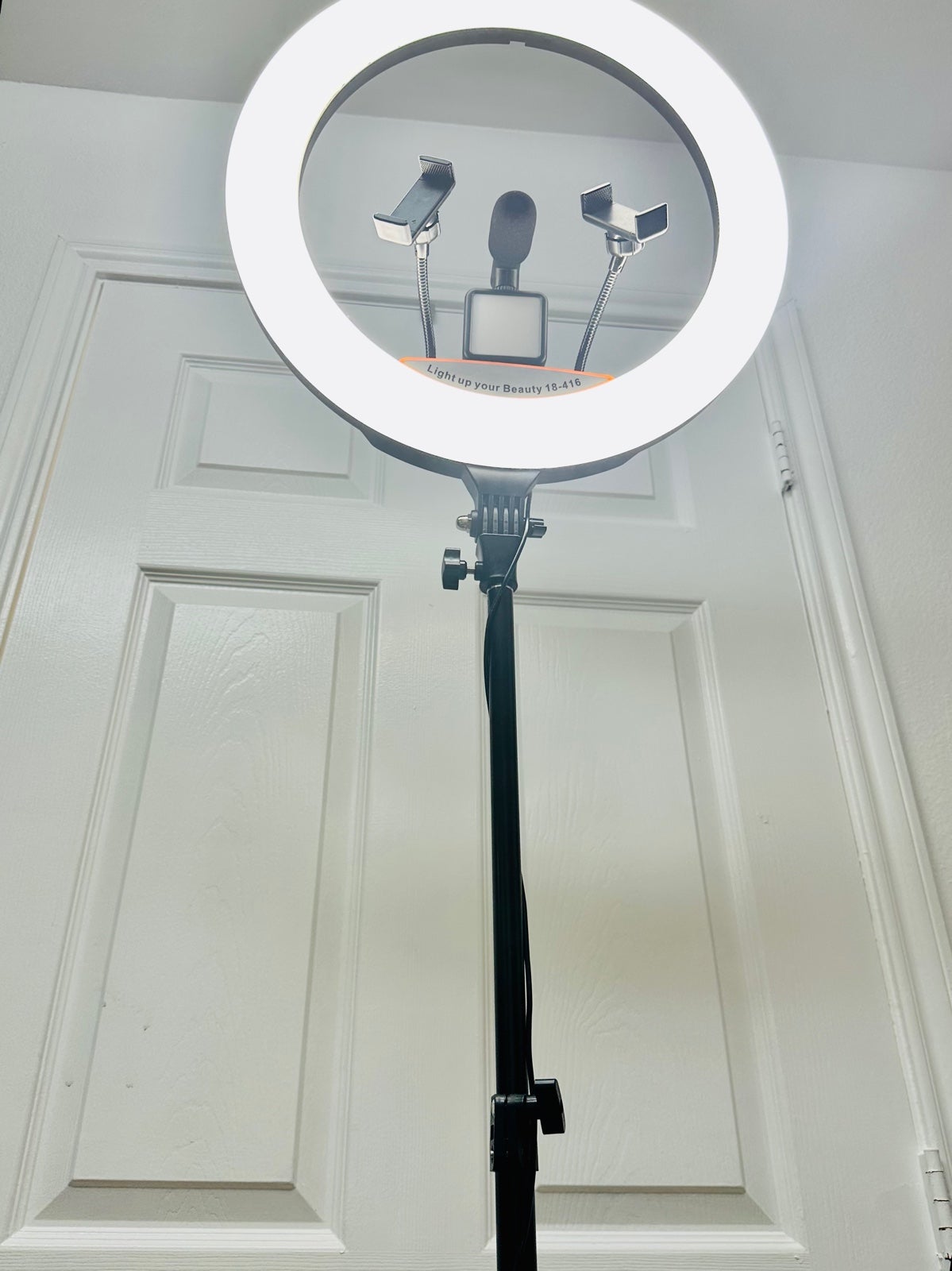 Professional 18” LED Ring Light with Tripod
