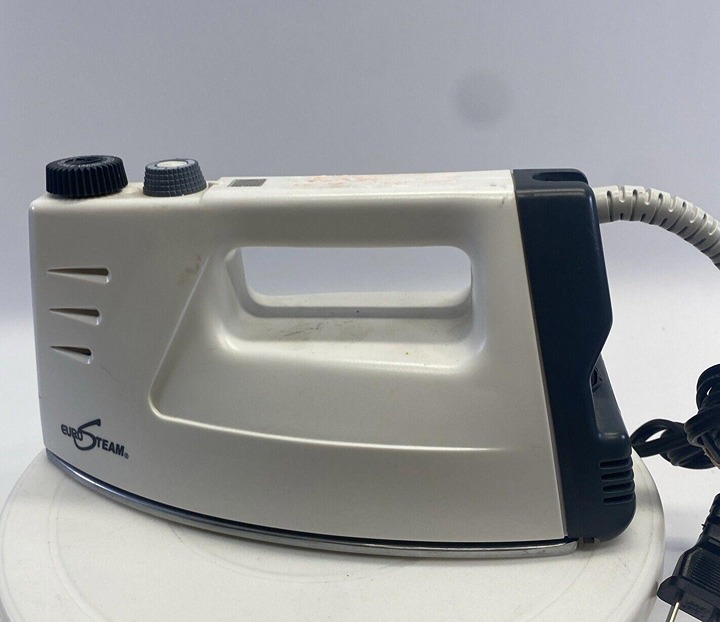 EuroSteam Steam Iron Model 4488 W/ Internal Boiler 800 watt