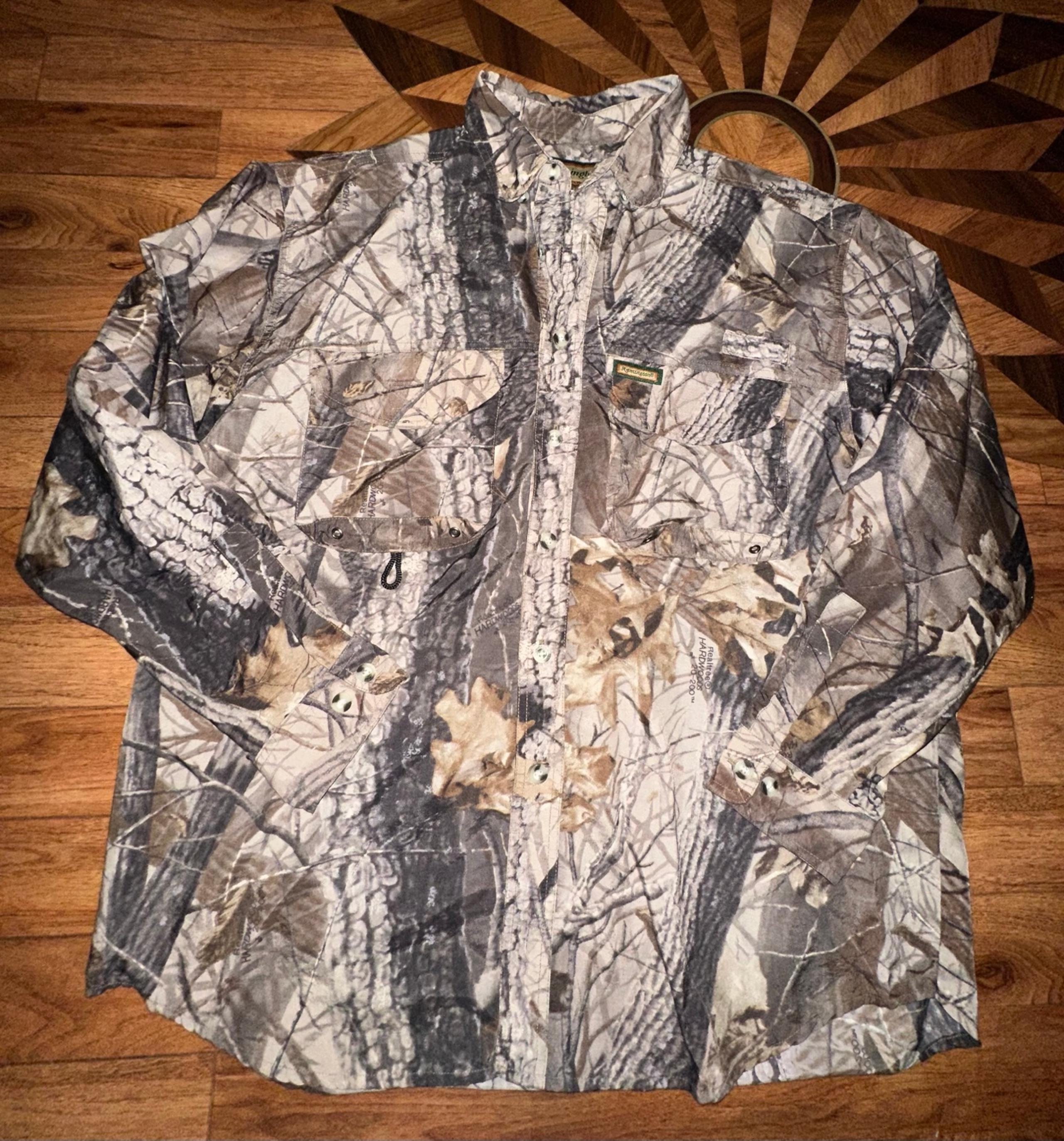 Remington Real Tree Hardwood Mens Button Down Shirt Size Large Nylon Camo