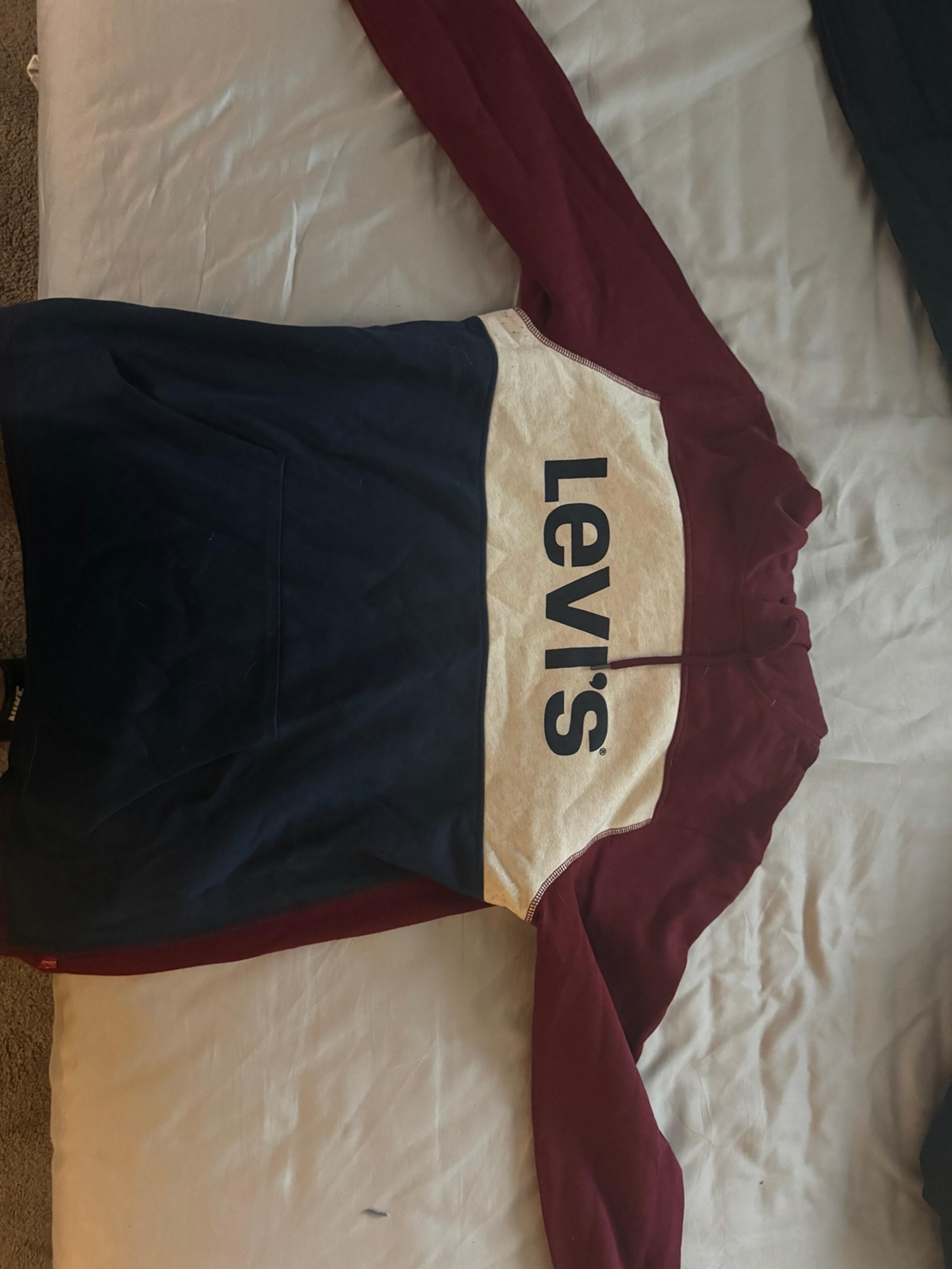 Levi's sweatshirt