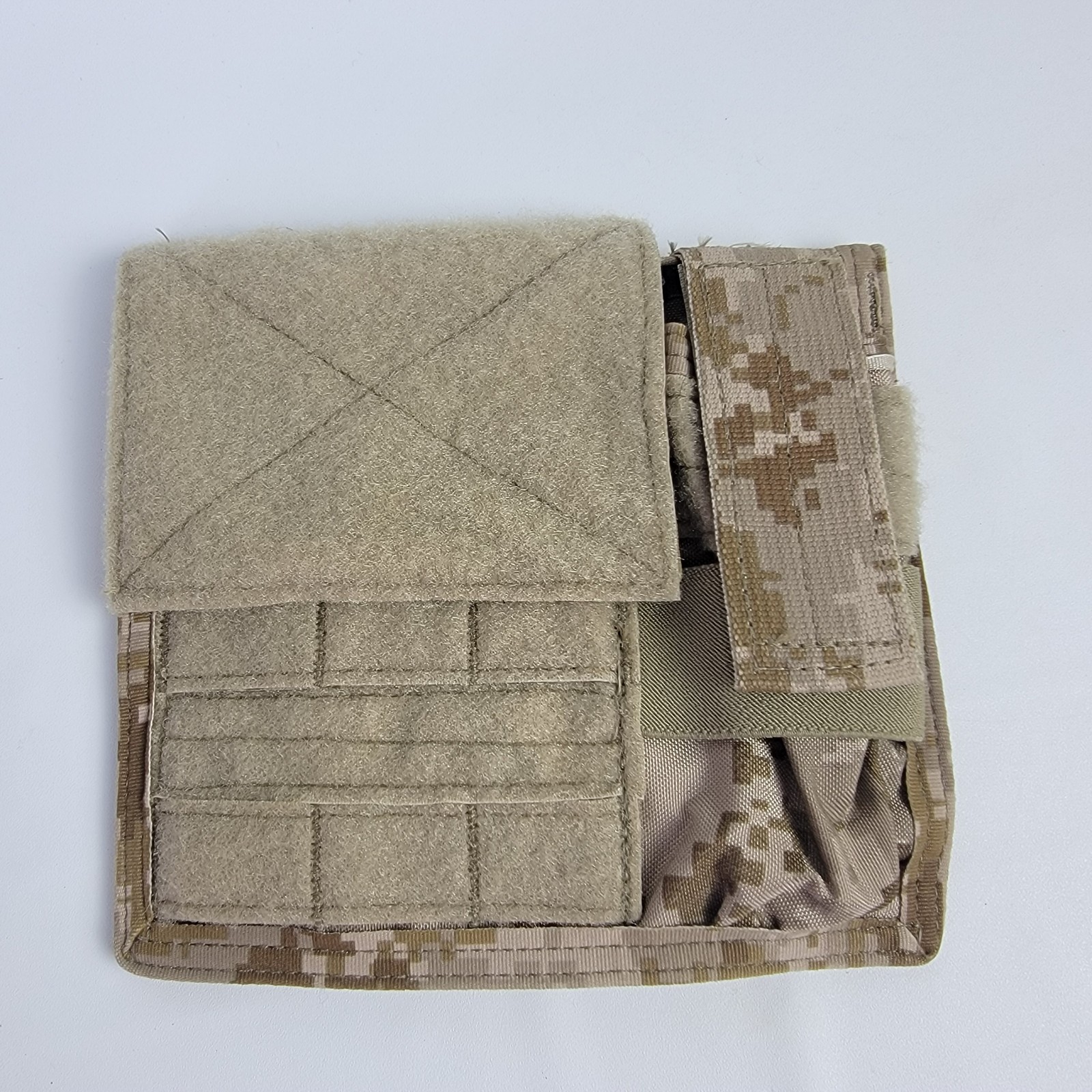 Eagle Industries AOR1 Admin Pouch w/ Flashlight Holder MOLLE DEVGRU SEAL  Camo