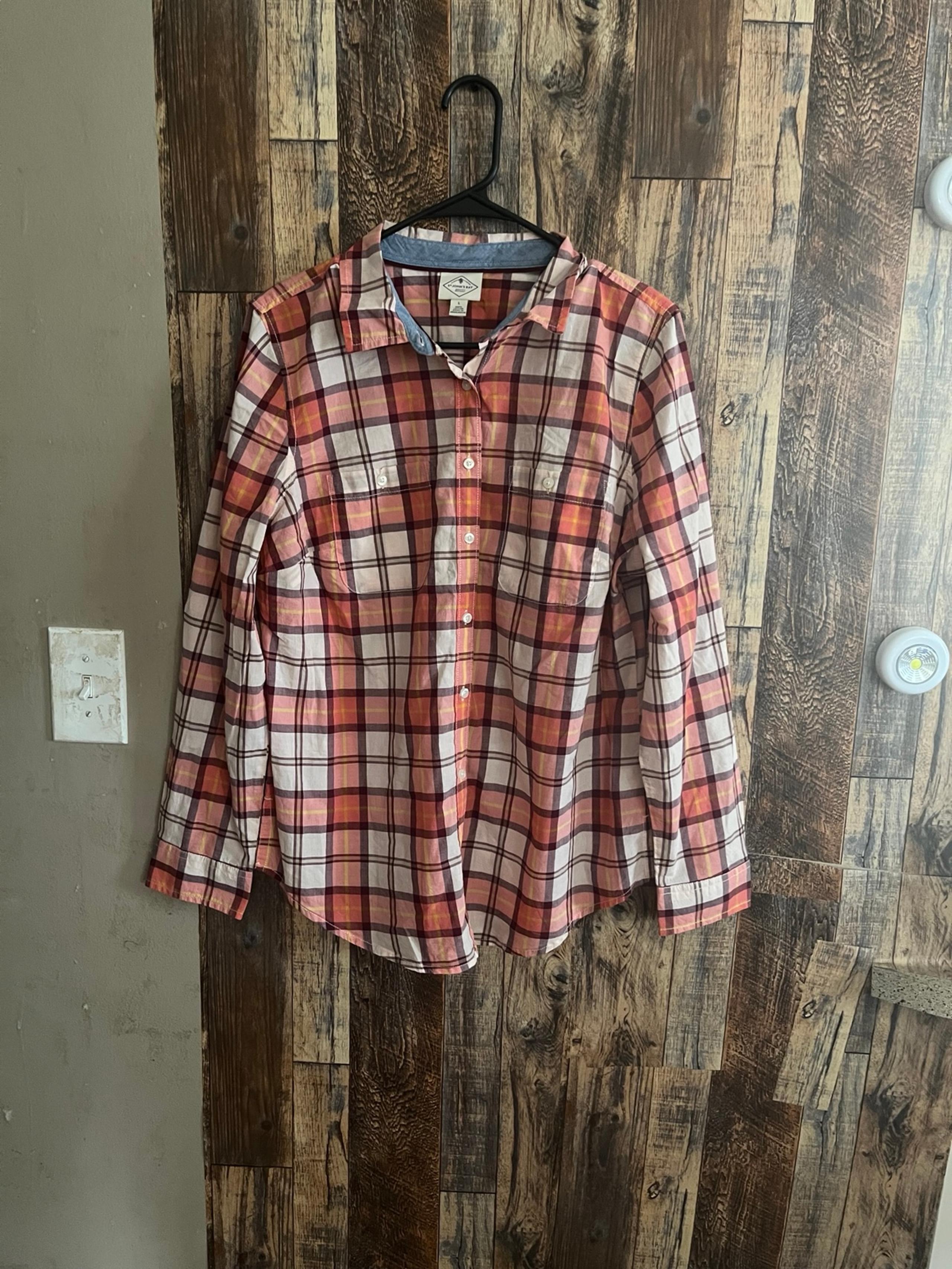 St. John's Bay Red and White Flannel Button Down Shirt (111)