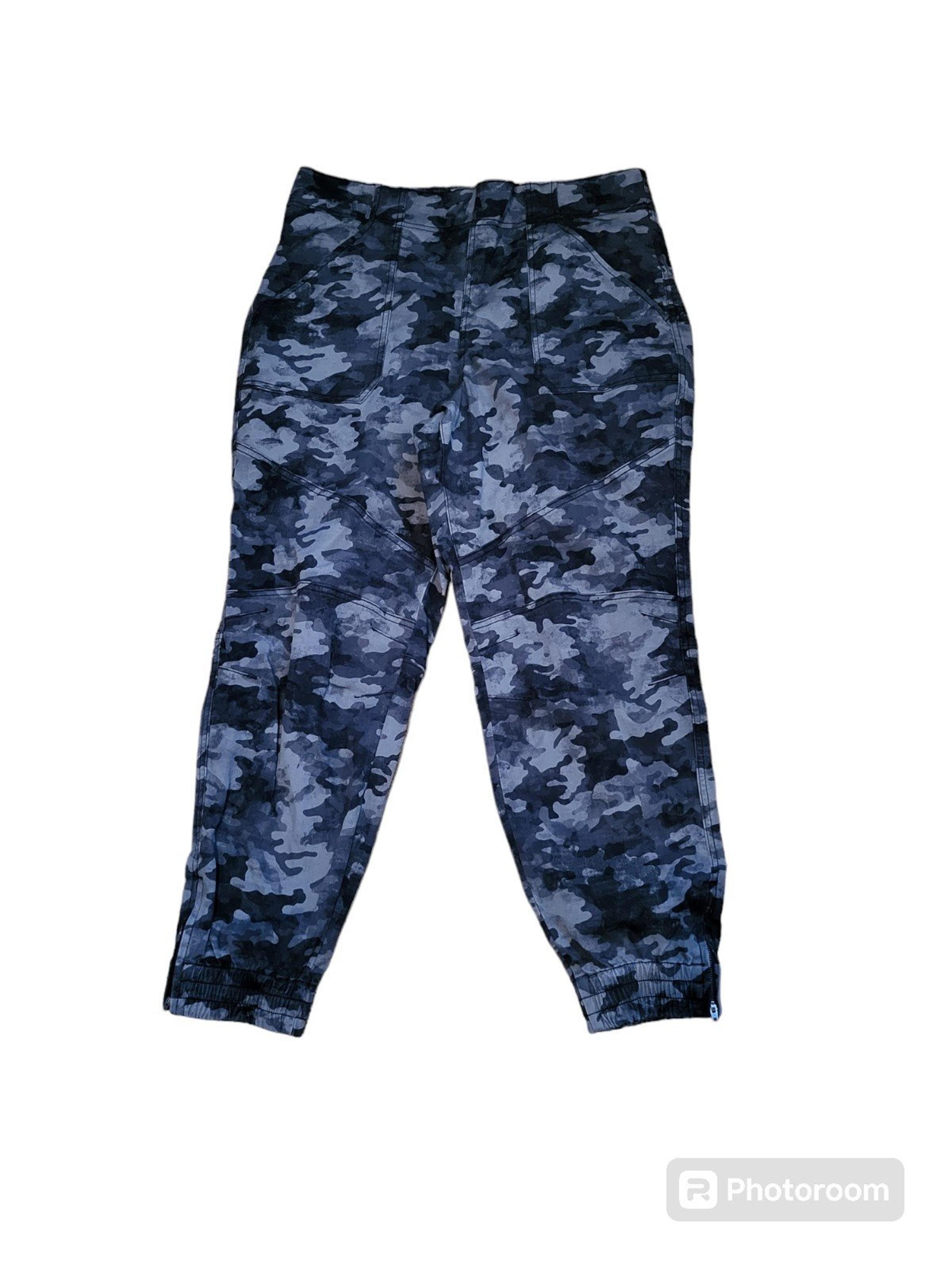 SPANX Stretch Twill Camo Cargo Pants Women's Size 2X Tall