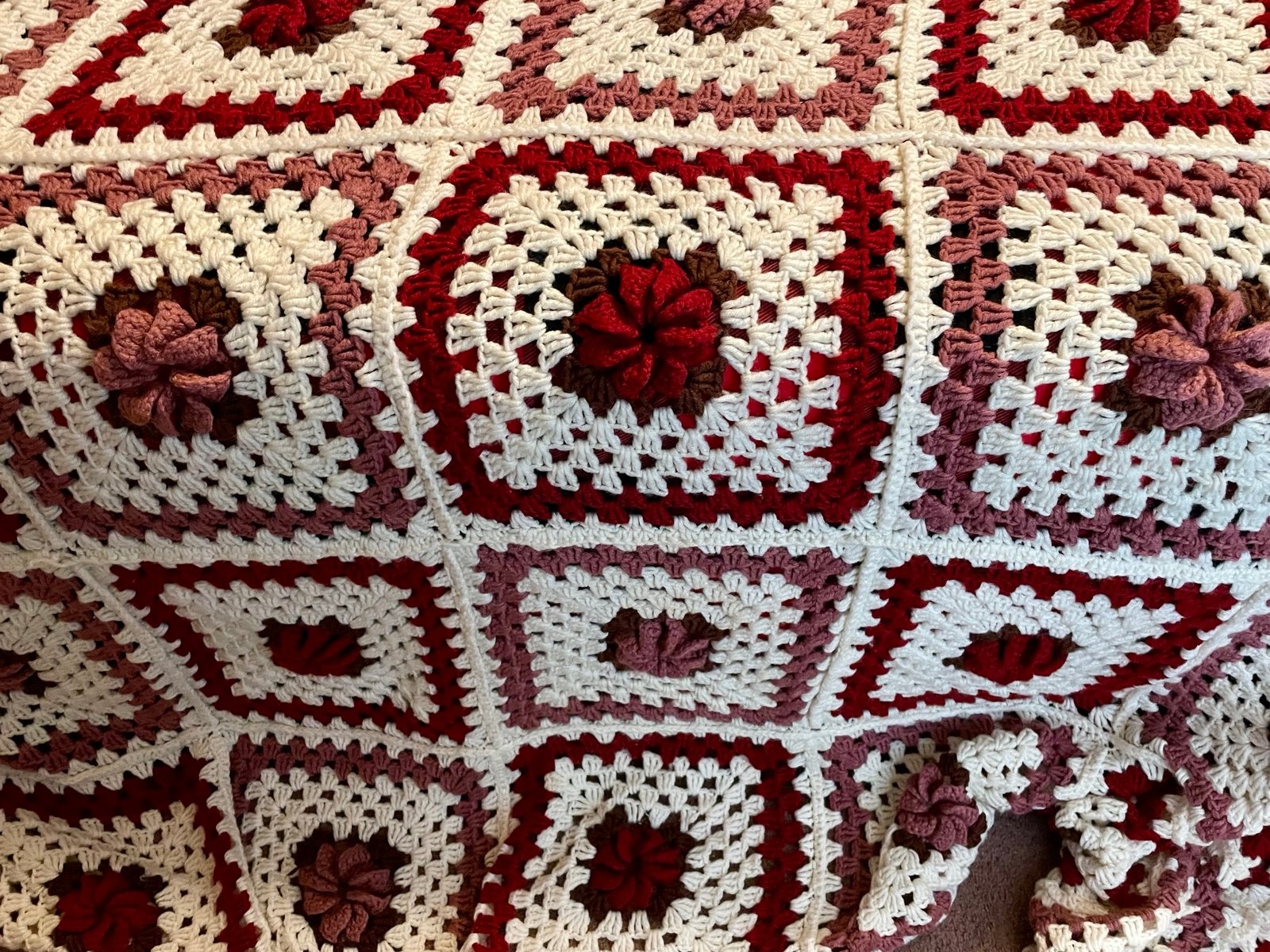 Huge Beautiful 3d Rose Flower Crochet Afghan King Size+ Dimensions approx 130”x1