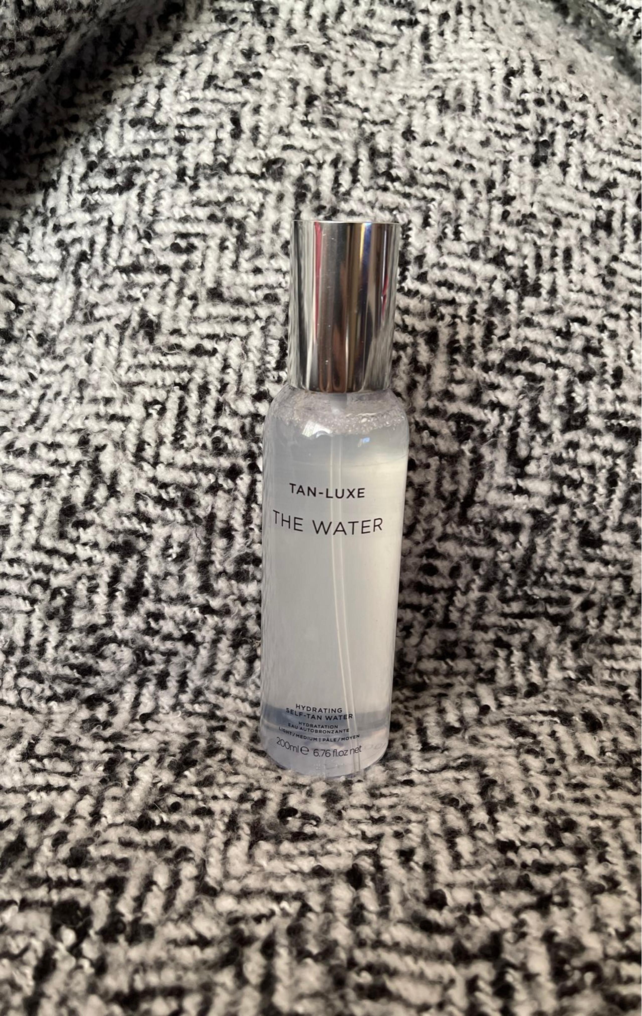 TAN-LUXE the water