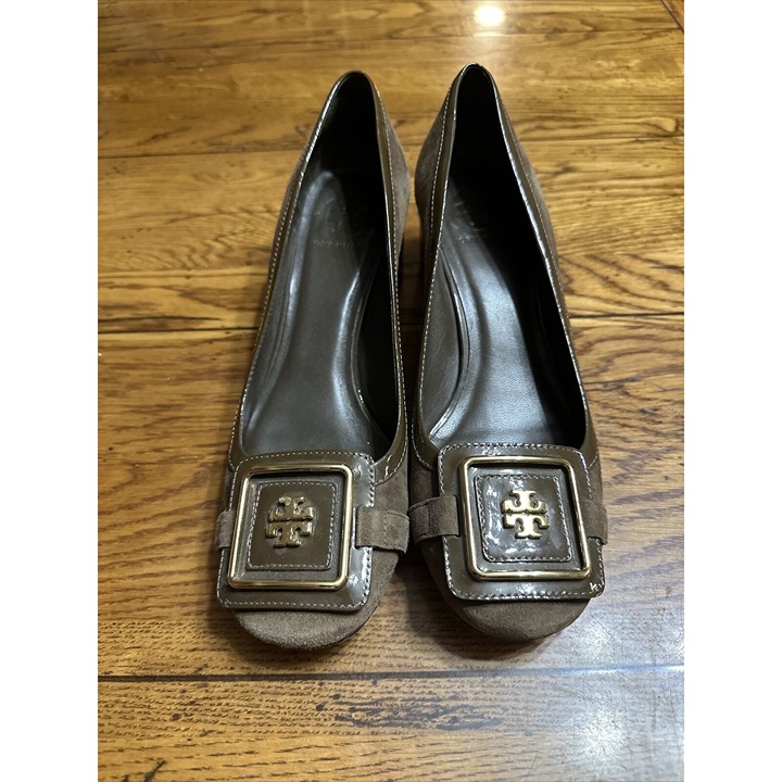 Toy burch woman’s heels pumps brown suede size 9.