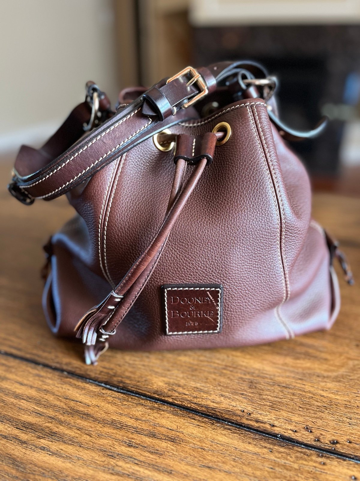 Dooney and bourke black bucket bag hotsell