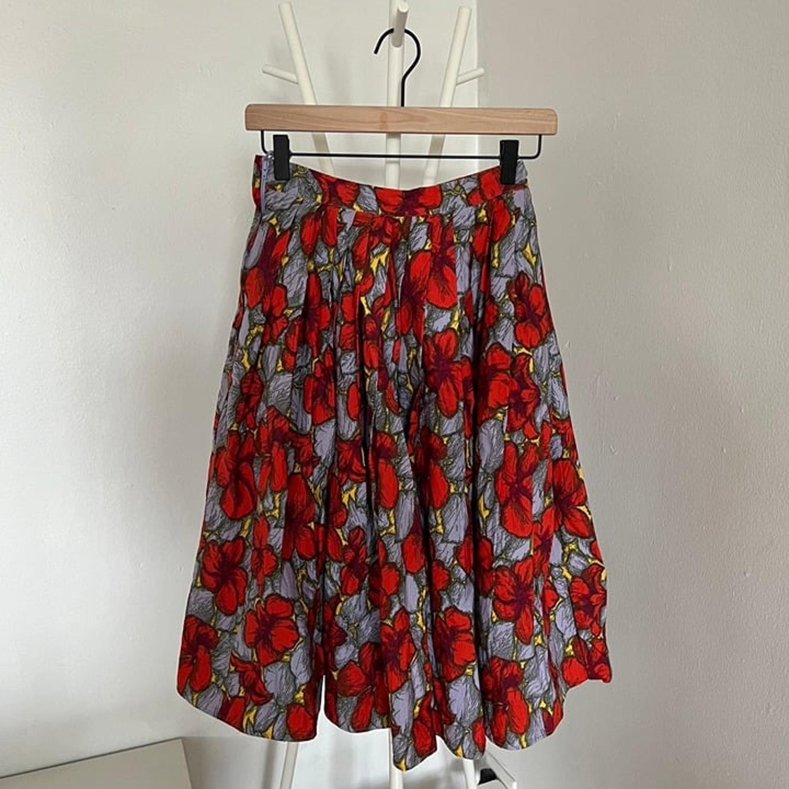 H&M Pleated Flower Pattern Cotton Maxi Skirt Women Size 4
