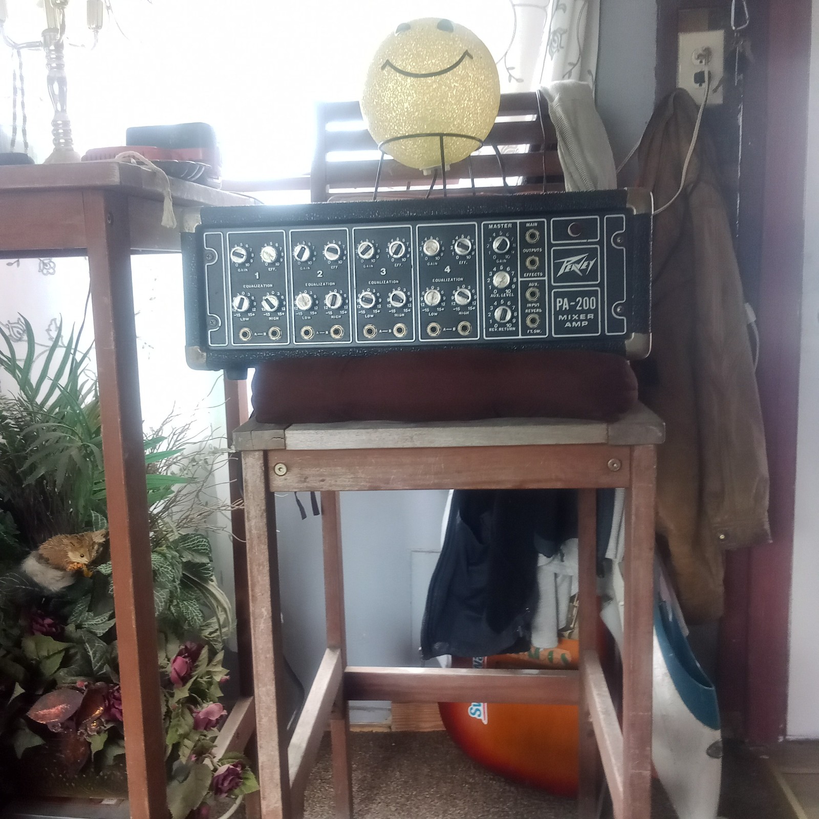 Peavey PA 200 mixer amplifier
