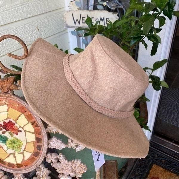 ASN Harper soft felt floppy hat in tan NWT! Adjustable size. Great for travel.